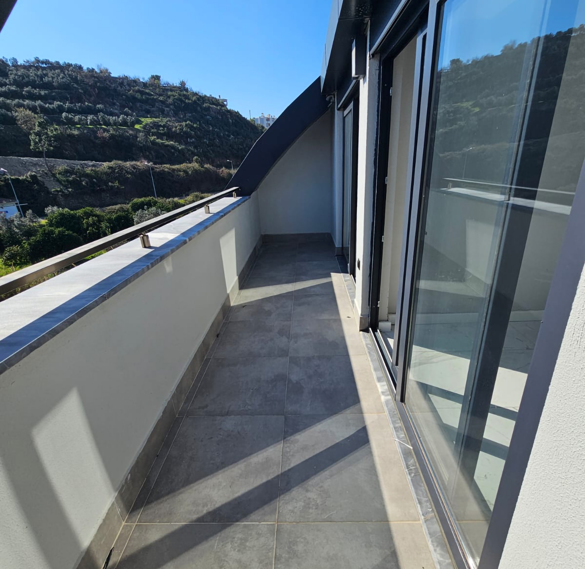 Luxurious 2+1 Penthouse with Mountain View in Avsallar, Alanya