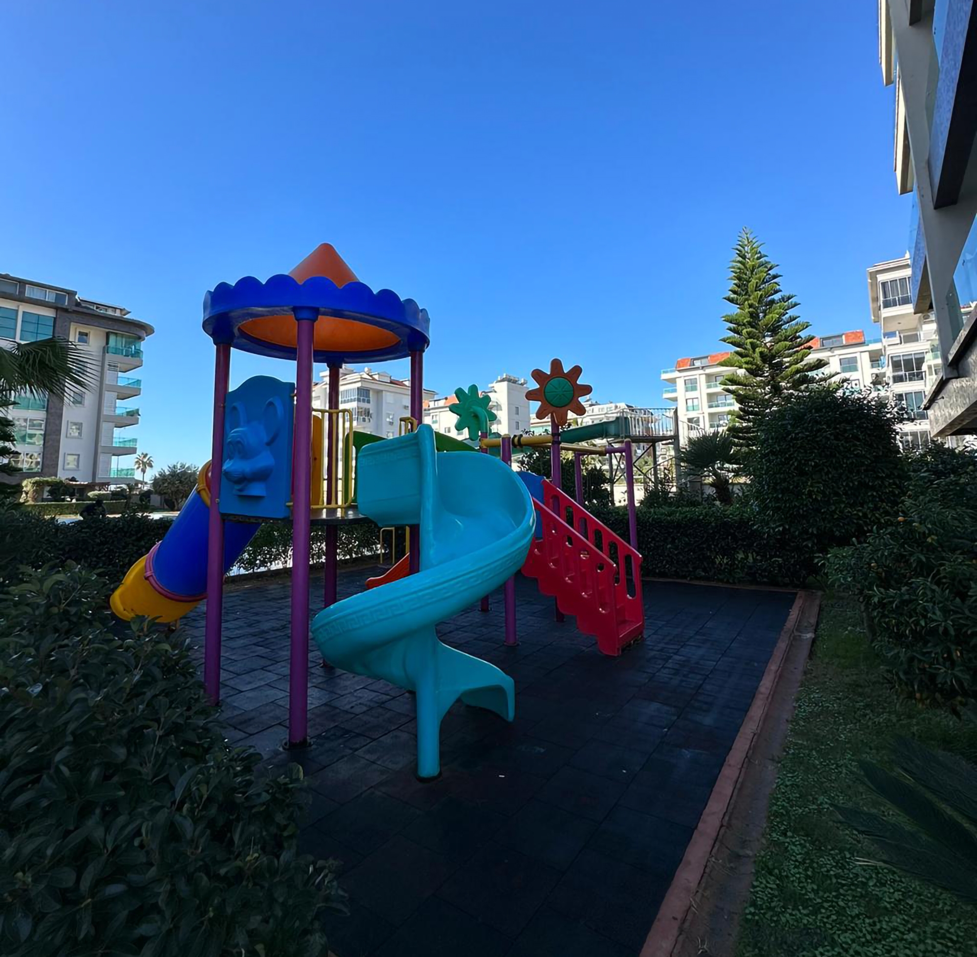 Ylellinen 1+1 Huoneisto meri- ja vuorinäköalalla, Alanya-Kestel
