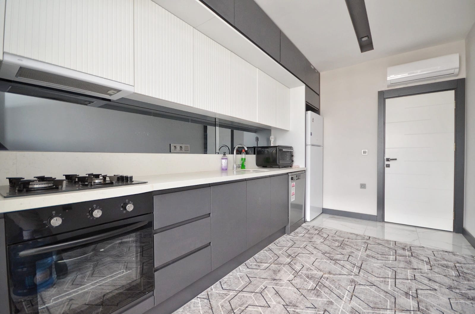 Luxurious 2+1 Apartment with Mountain View, Alanya - Mahmutlar