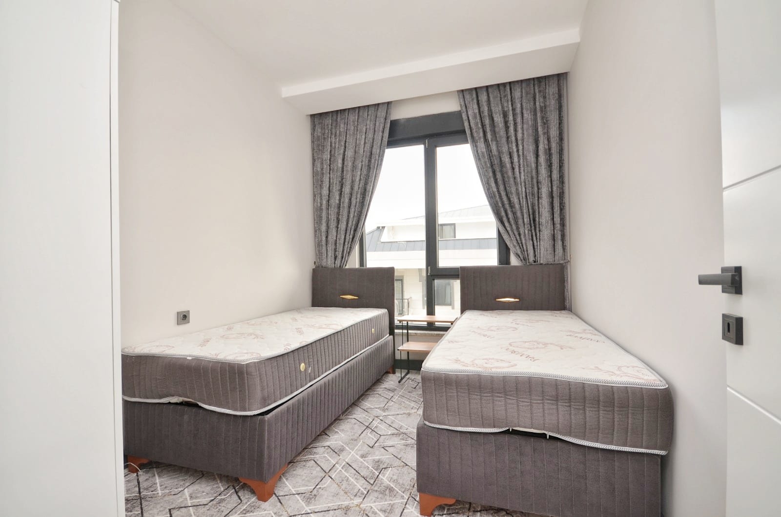 Luxurious 2+1 Apartment with Mountain View, Alanya - Mahmutlar