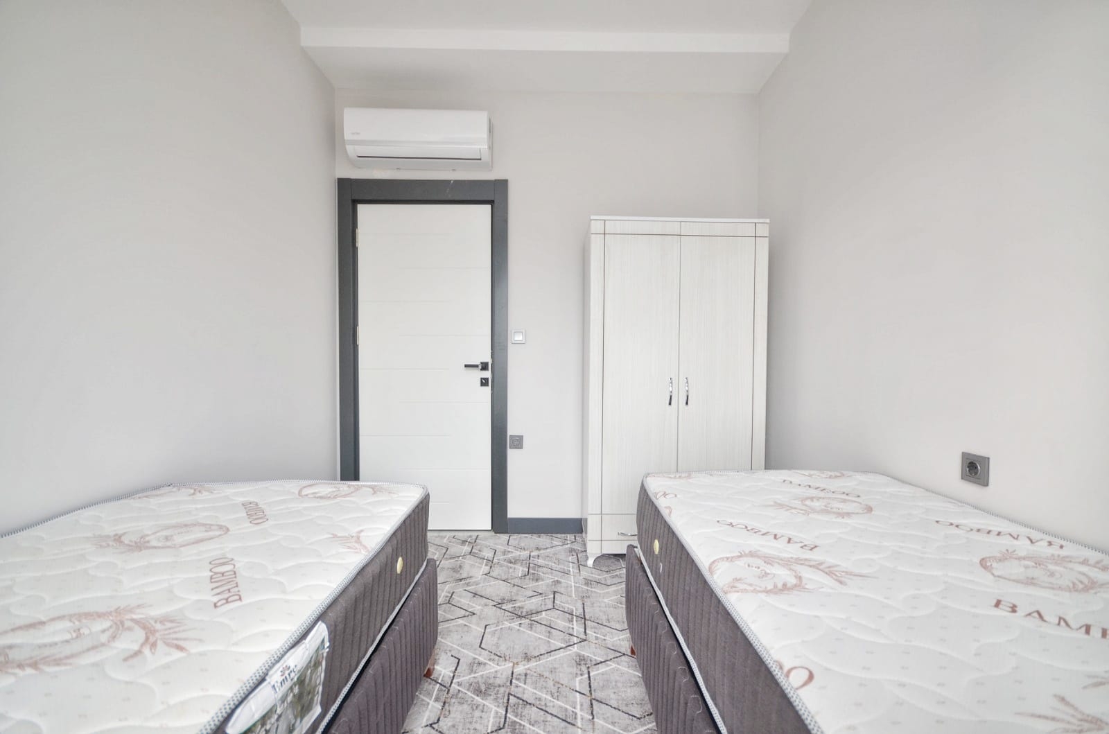 Luxurious 2+1 Apartment with Mountain View, Alanya - Mahmutlar
