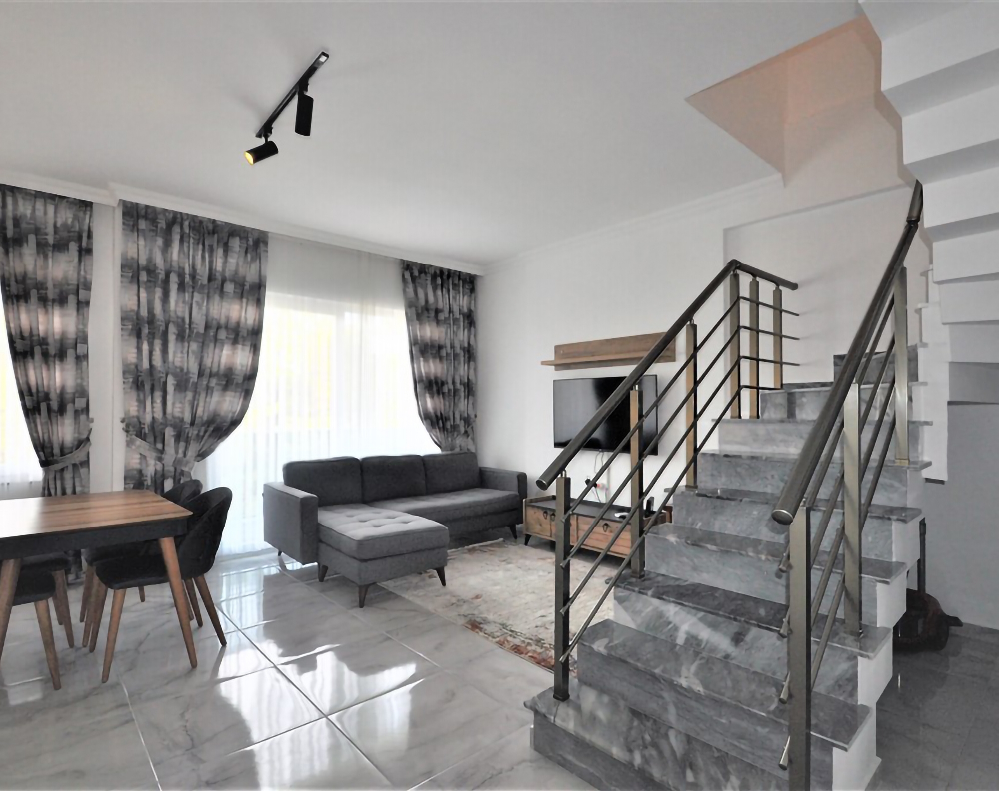 Luksuriøs 2+1 Penthouse med Bjergudsigt i Avsallar