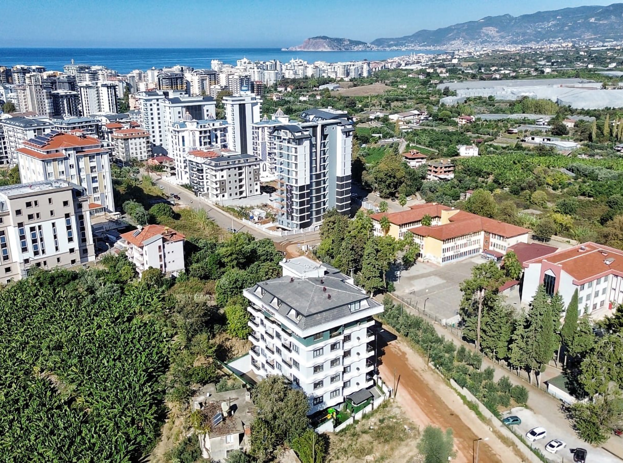 Luxury 1+1 Apartment with Mountain View in Mahmutlar, Alanya