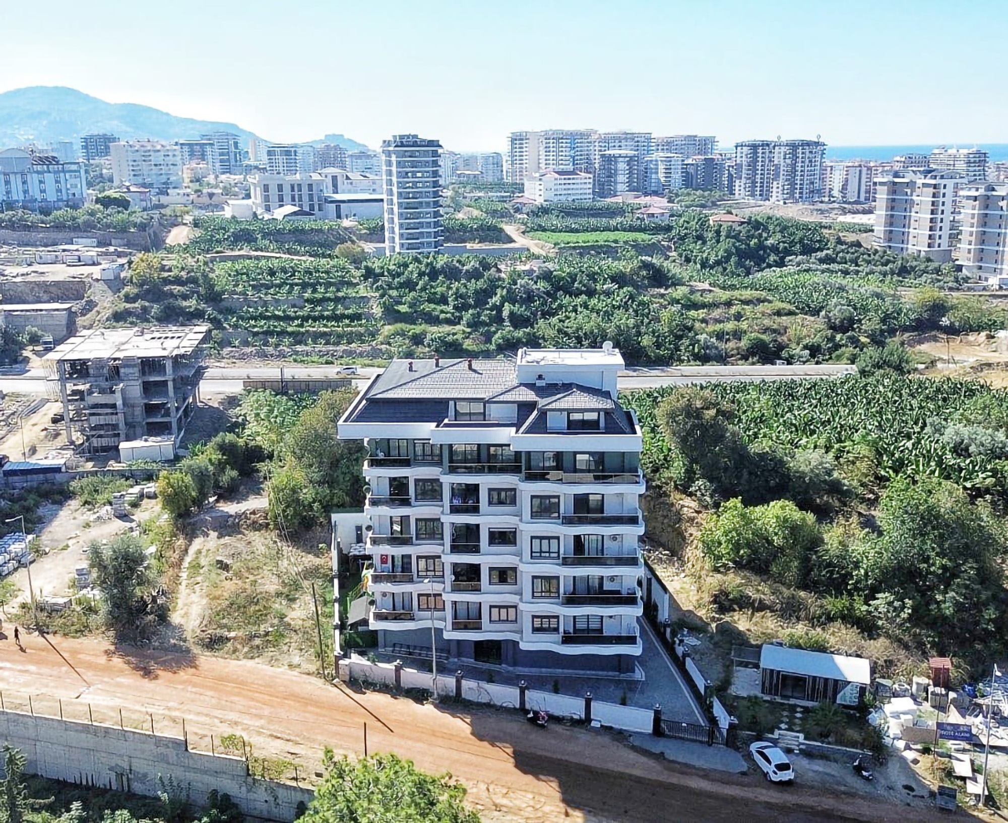 Luxury 1+1 Apartment with Mountain View in Mahmutlar, Alanya