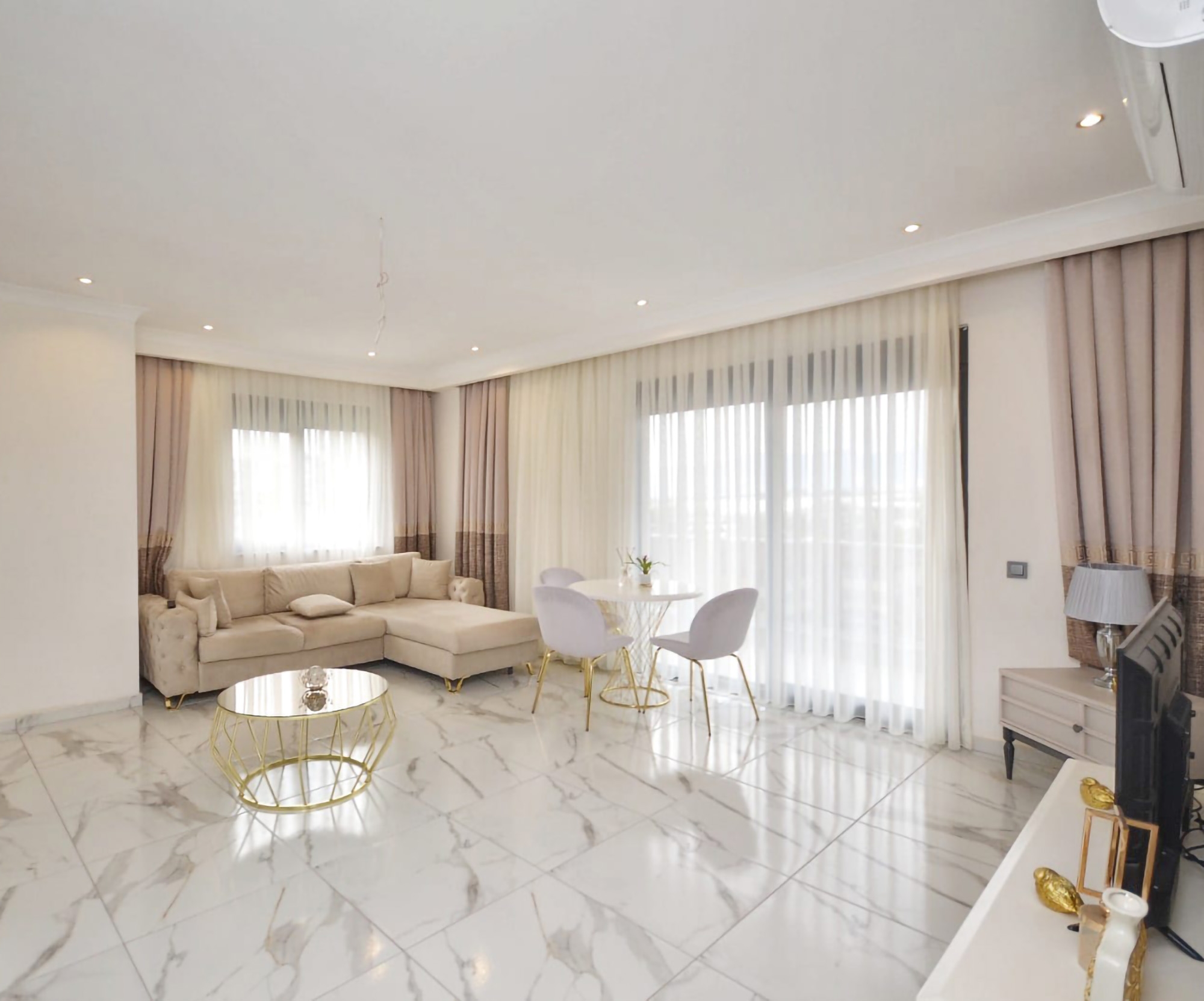 Luxury 1+1 Apartment with Mountain View in Mahmutlar, Alanya