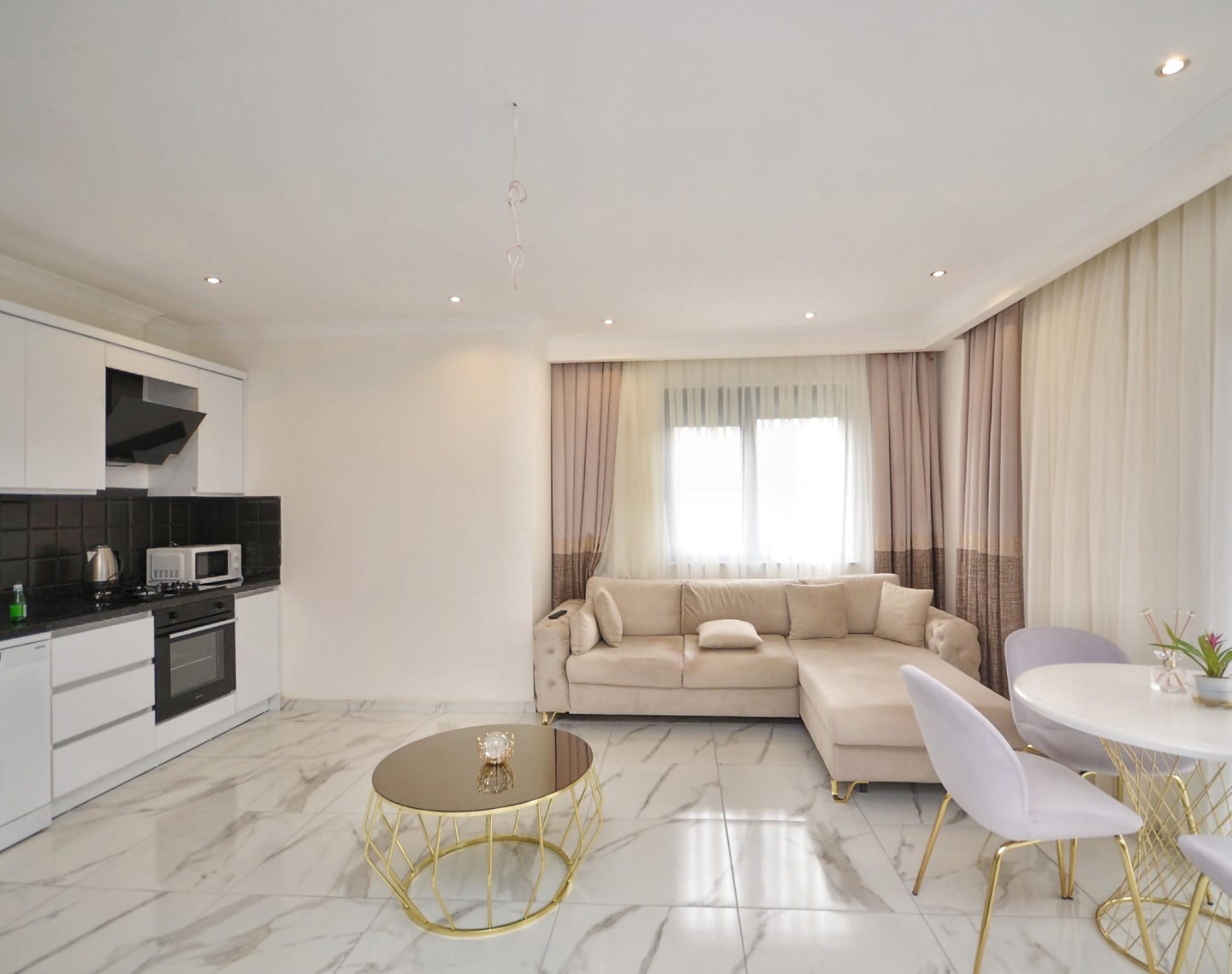 Luxury 1+1 Apartment with Mountain View in Mahmutlar, Alanya
