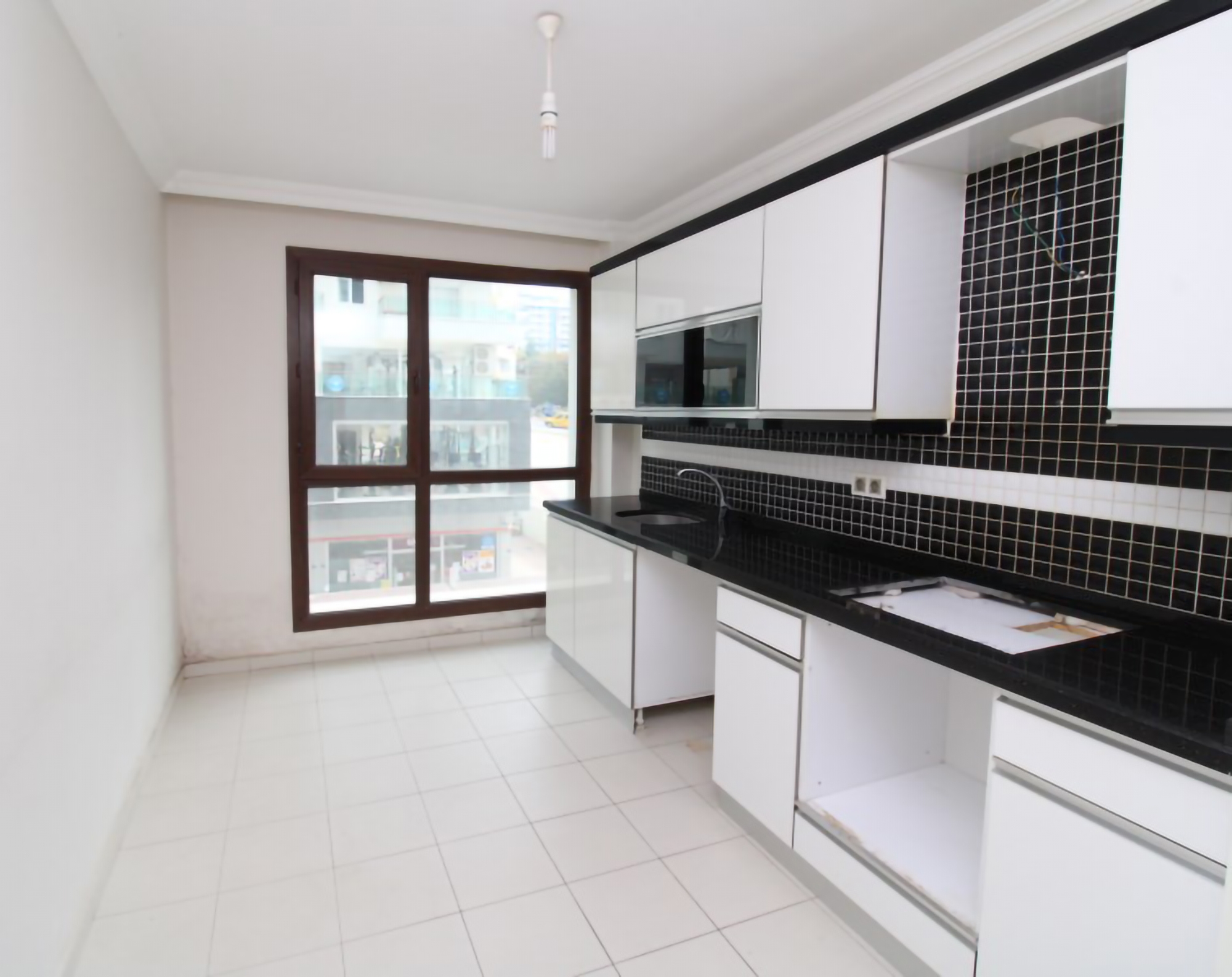 Luxurious 2+1 Apartment with Mountain View in Mahmutlar