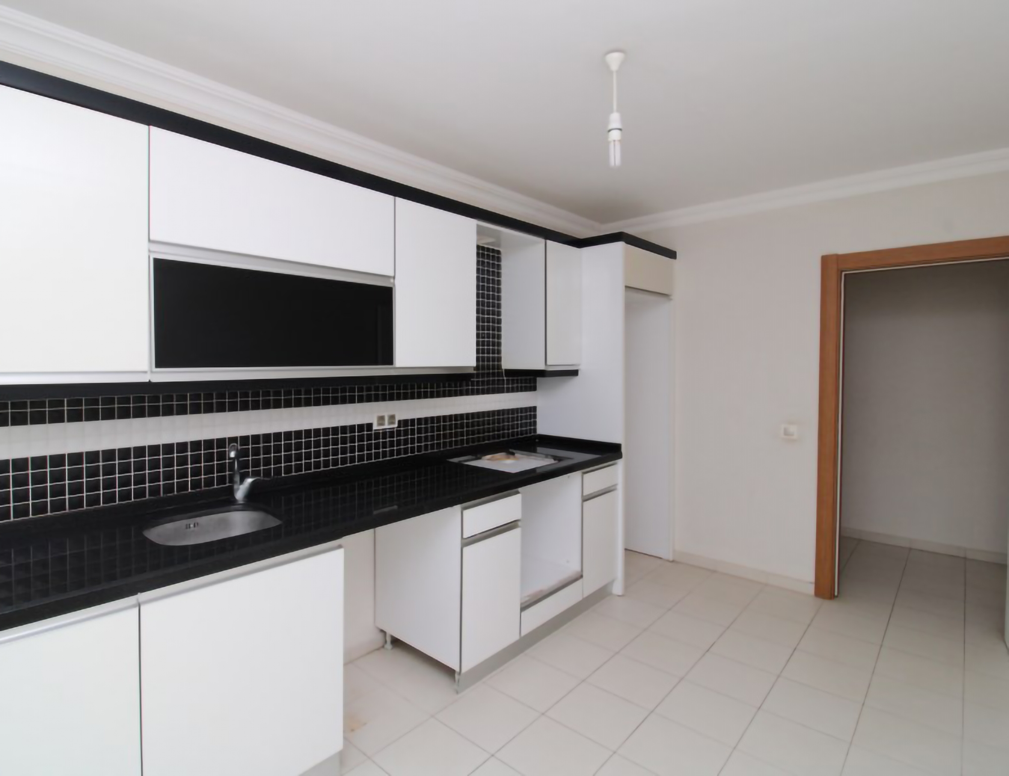 Luxurious 2+1 Apartment with Mountain View in Mahmutlar