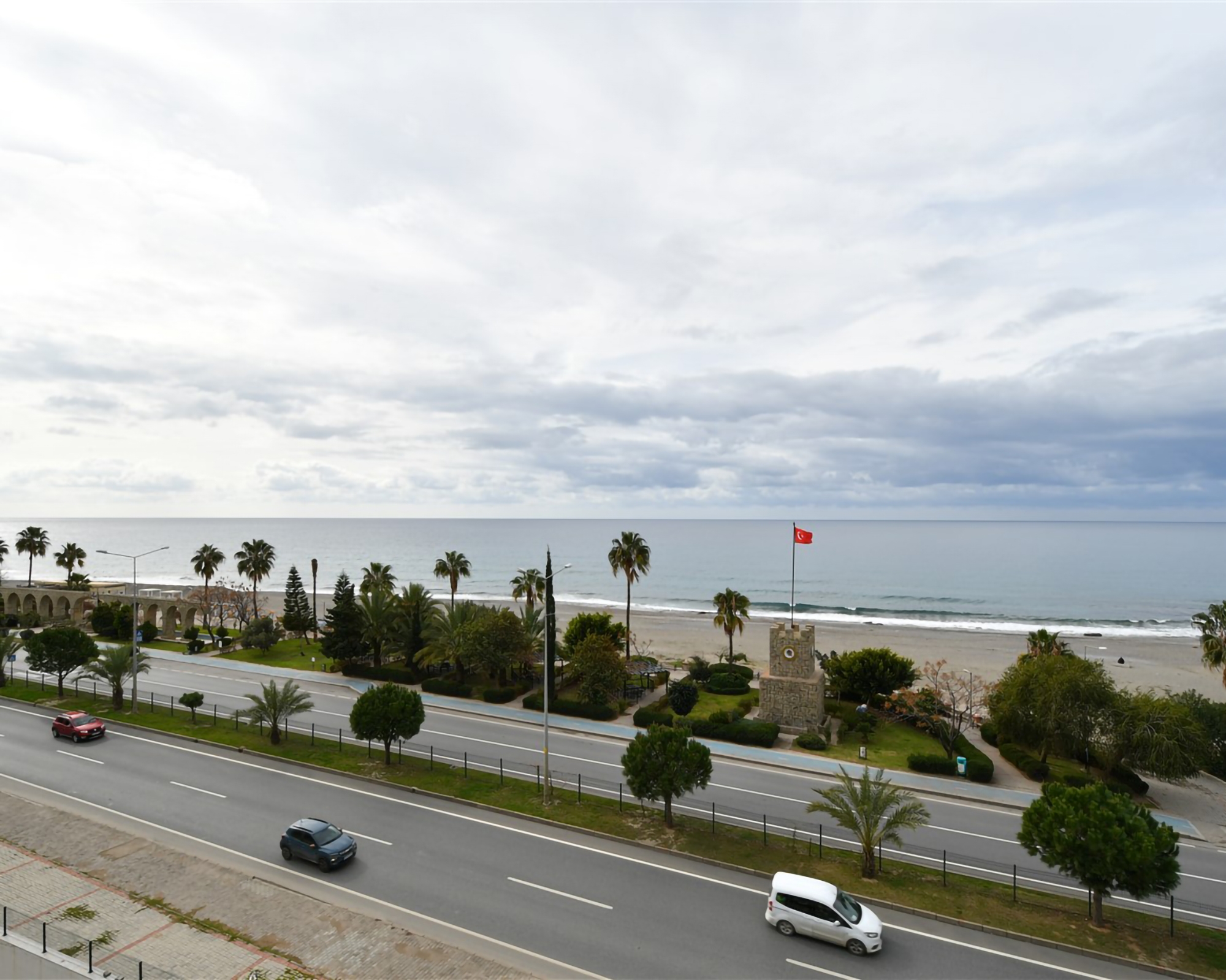 Luxuriöses 4+1 Penthouse mit atemberaubendem Meerblick und Burgblick, Alanya - Kestel
