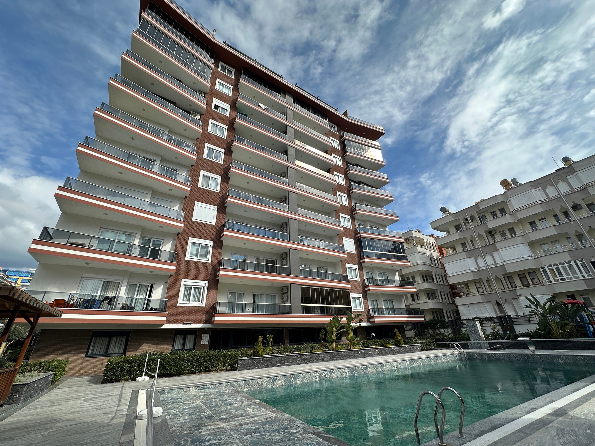 Luxuriöses 1+1 Apartment mit Bergblick in Mahmutlar, Alanya