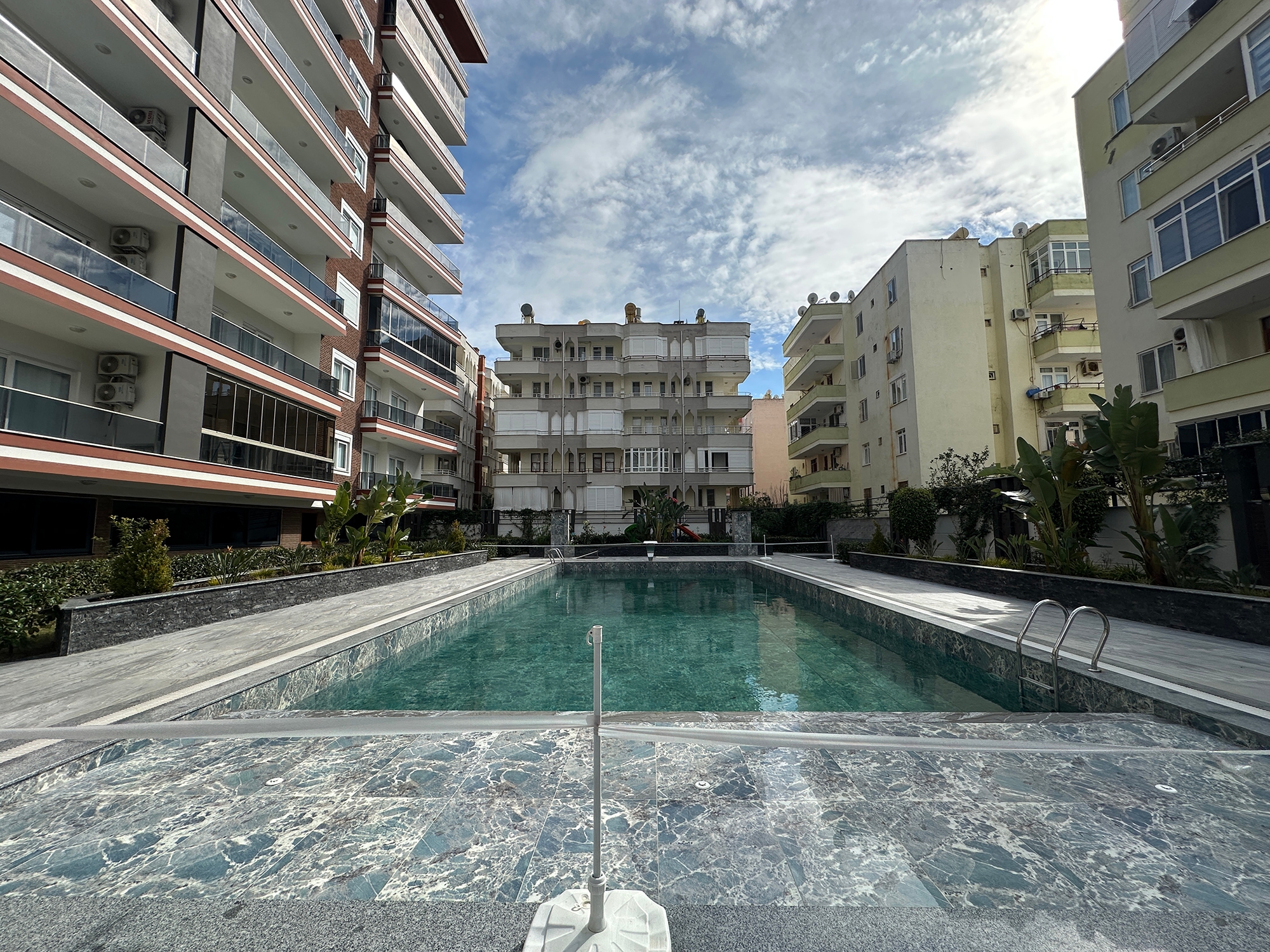 Luxuriöses 1+1 Apartment mit Bergblick in Mahmutlar, Alanya