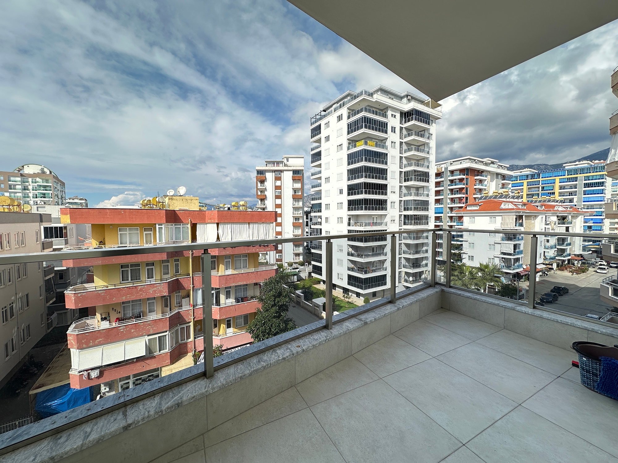 Luxuriöses 1+1 Apartment mit Bergblick in Mahmutlar, Alanya