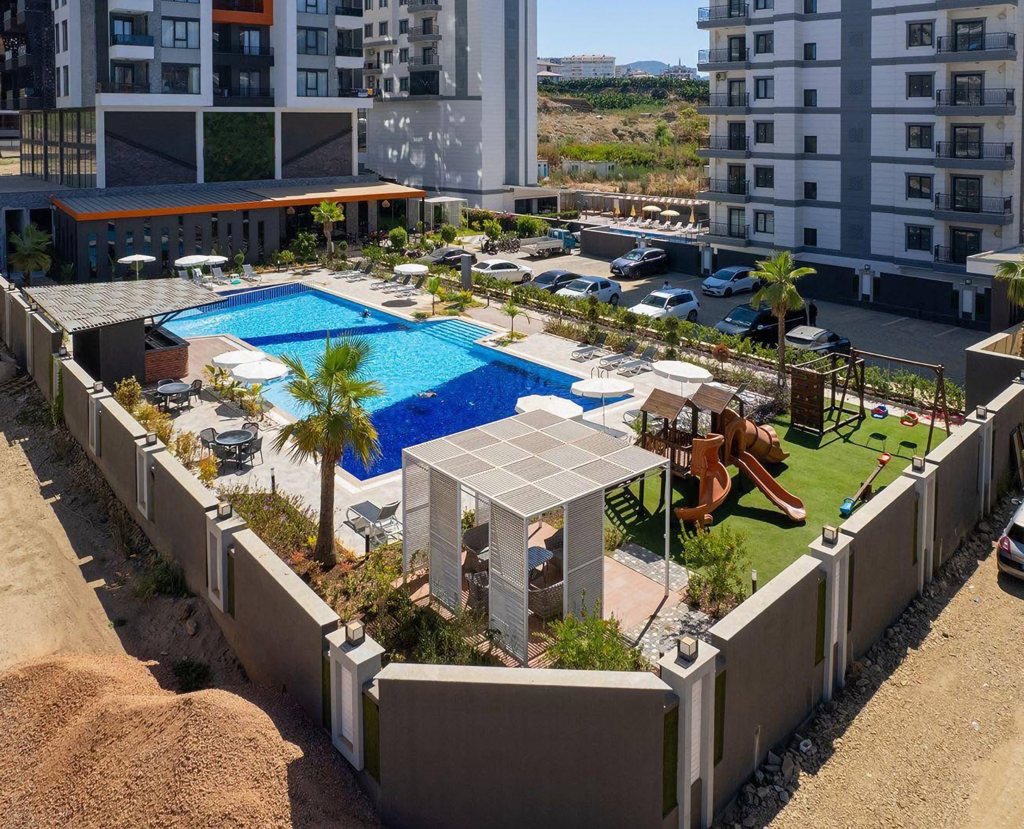 Luxurious 1+1 Apartment with Mountain View, Alanya
