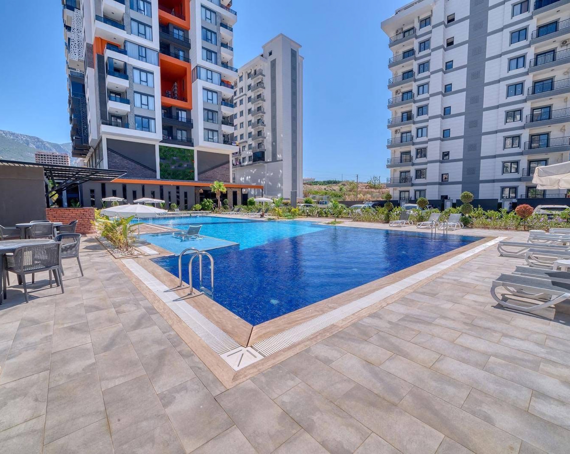 Luxurious 1+1 Apartment with Mountain View, Alanya
