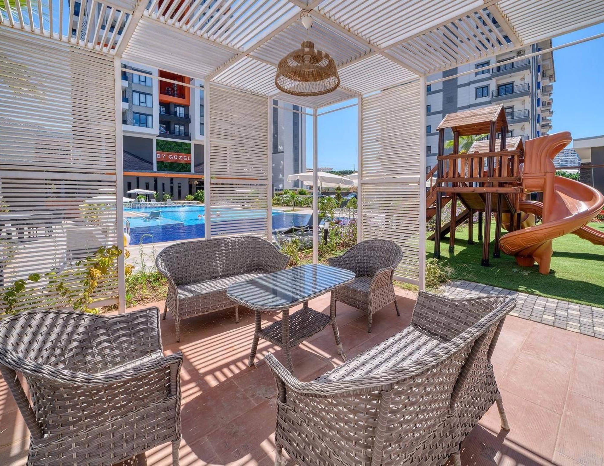 Luxurious 1+1 Apartment with Mountain View, Alanya