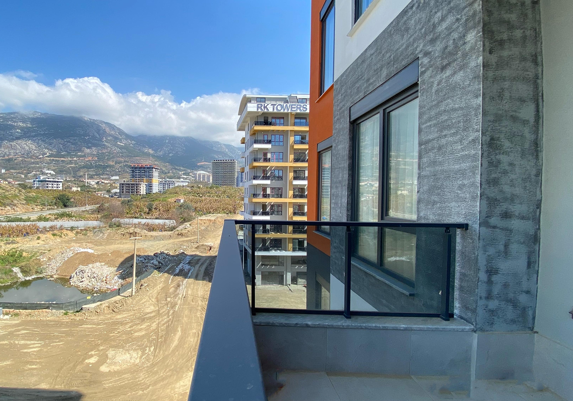 Luxurious 1+1 Apartment with Mountain View, Alanya