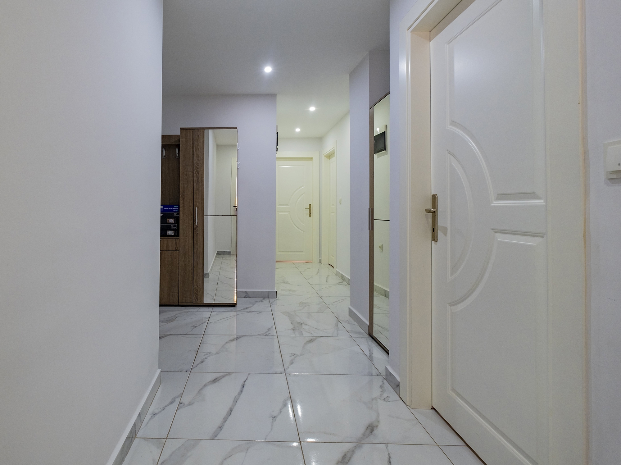 Spacious 3+1 Apartment with Mountain Views in Mahmutlar