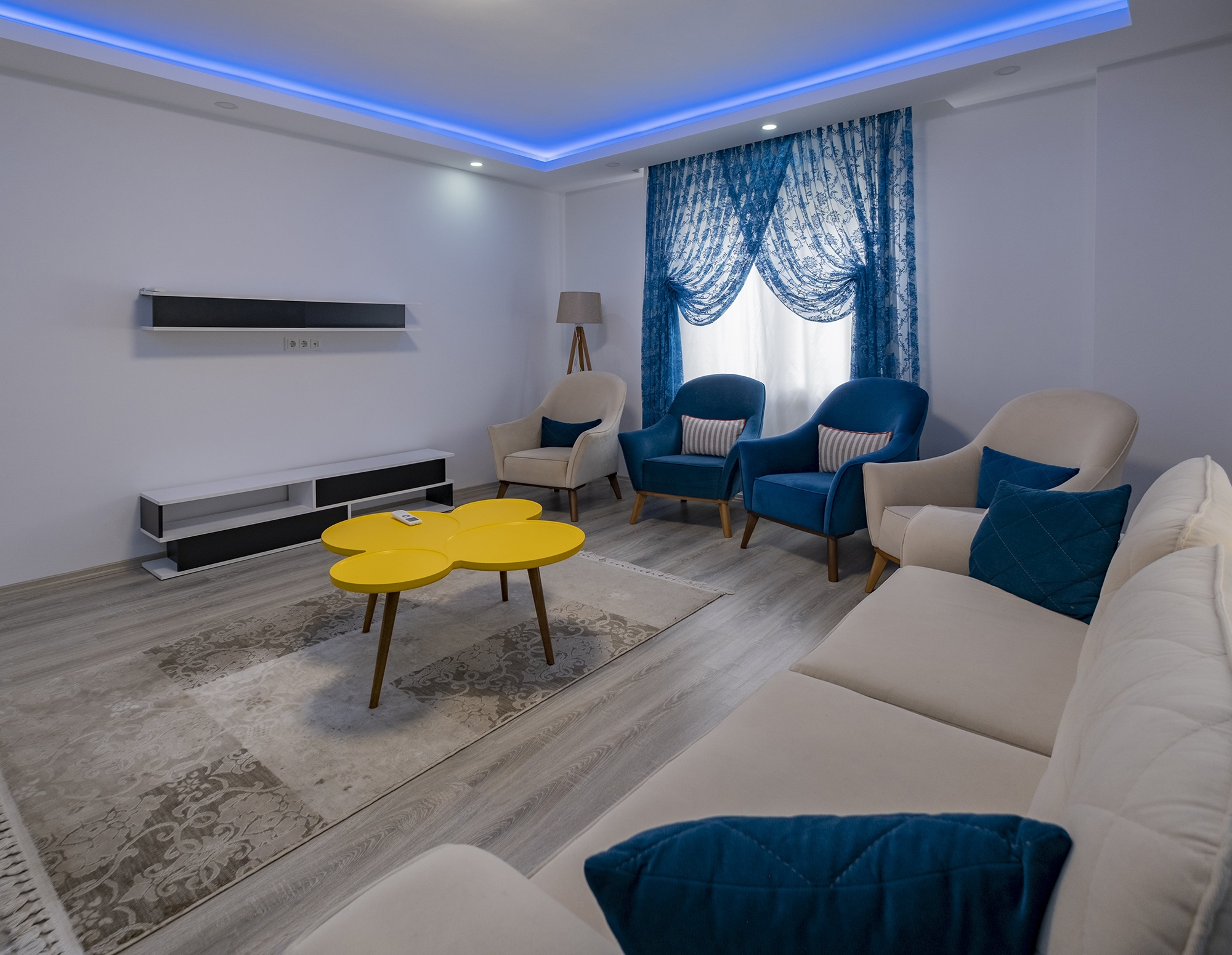 Spacious 3+1 Apartment with Mountain Views in Mahmutlar