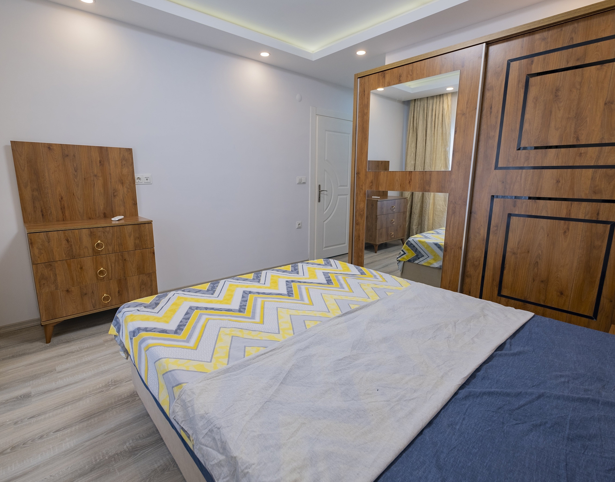 Spacious 3+1 Apartment with Mountain Views in Mahmutlar