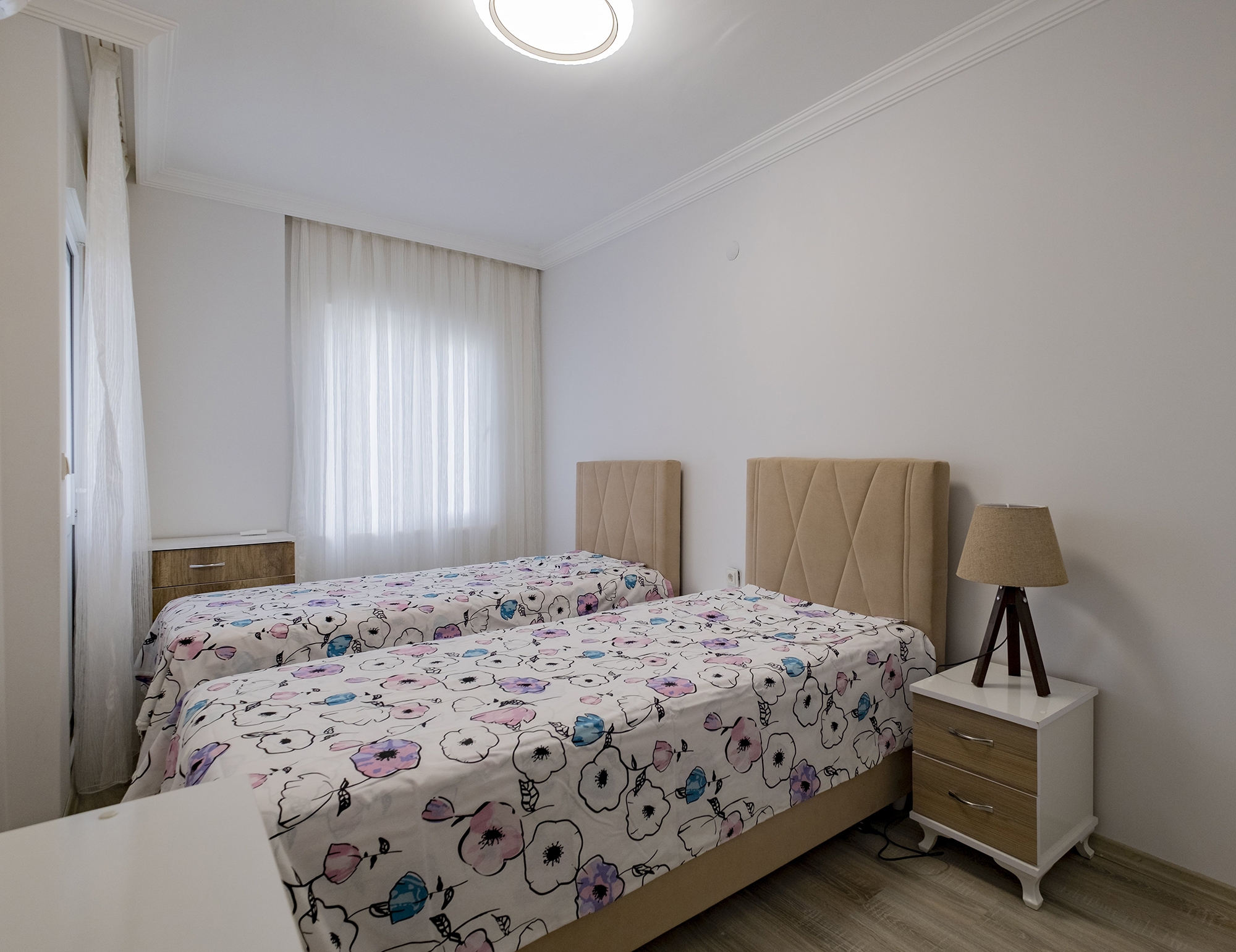 Spacious 3+1 Apartment with Mountain Views in Mahmutlar