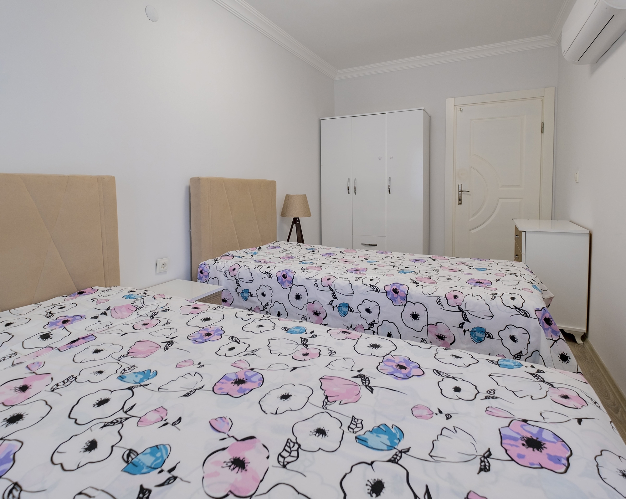Spacious 3+1 Apartment with Mountain Views in Mahmutlar
