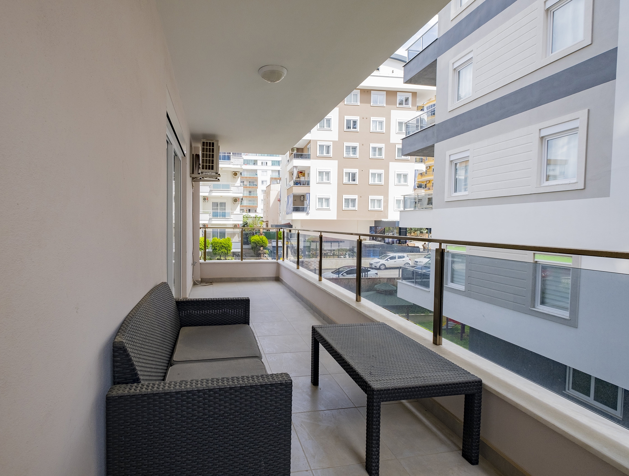 Spacious 3+1 Apartment with Mountain Views in Mahmutlar