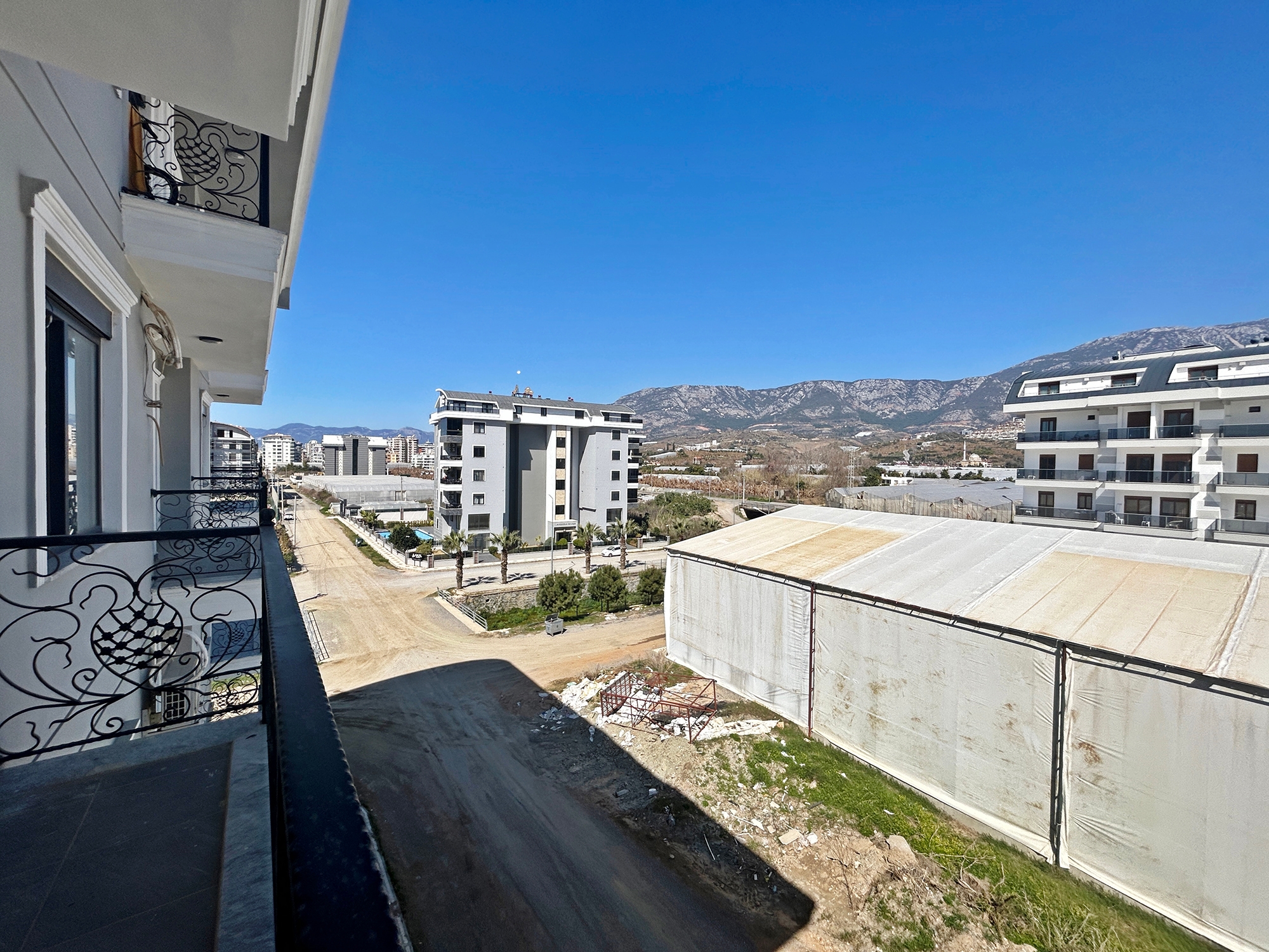 Bergblick 1+1 Wohnung in Kargicak, Alanya