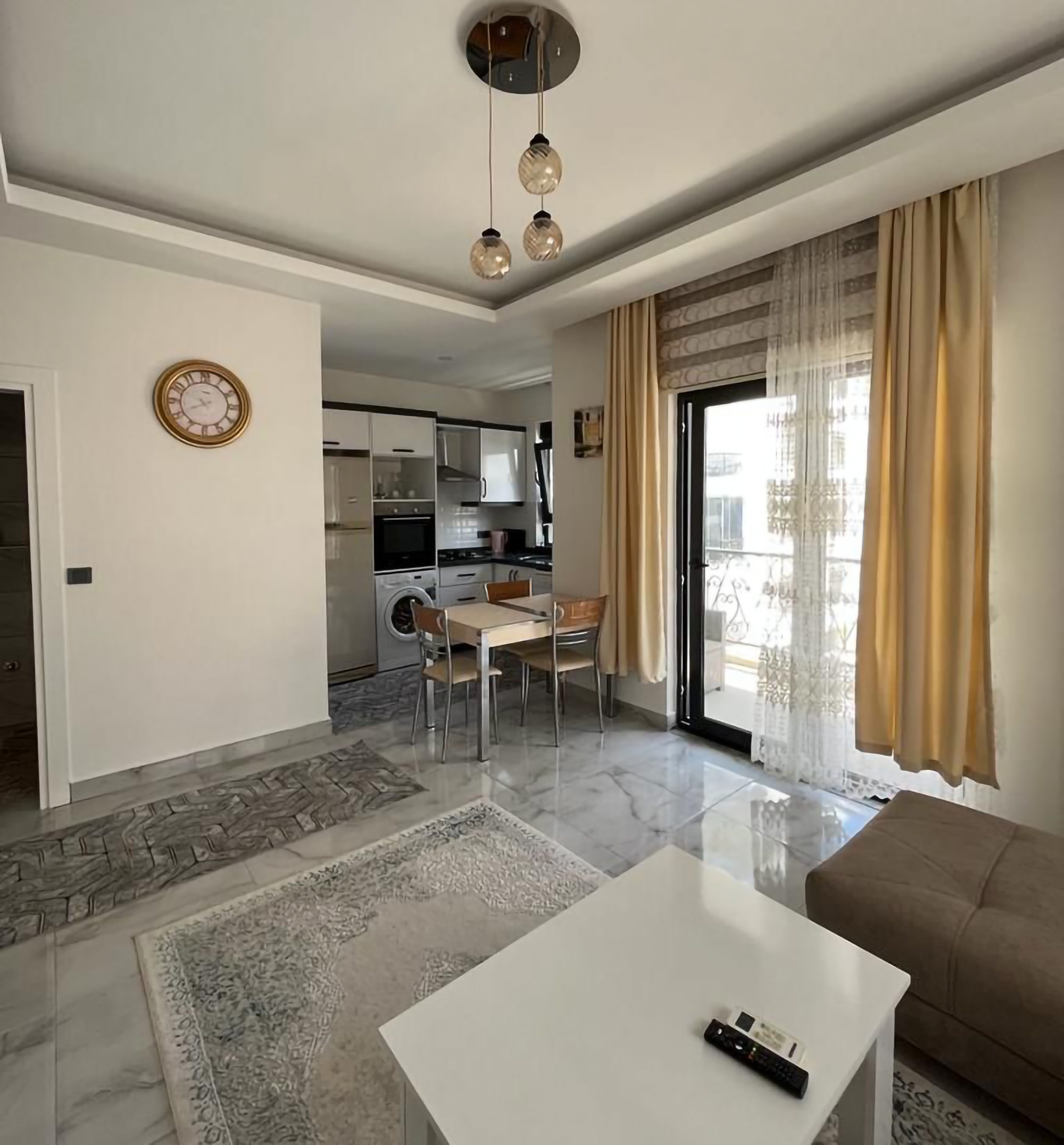 Moderni 1+1 huoneisto vuorinäköalalla, Alanya-Mahmutlar