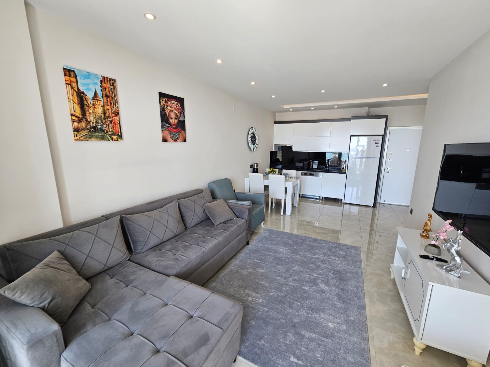 Luxuriöses 1+1 Apartment mit Meerblick und Bergblick in Mahmutlar, Alanya