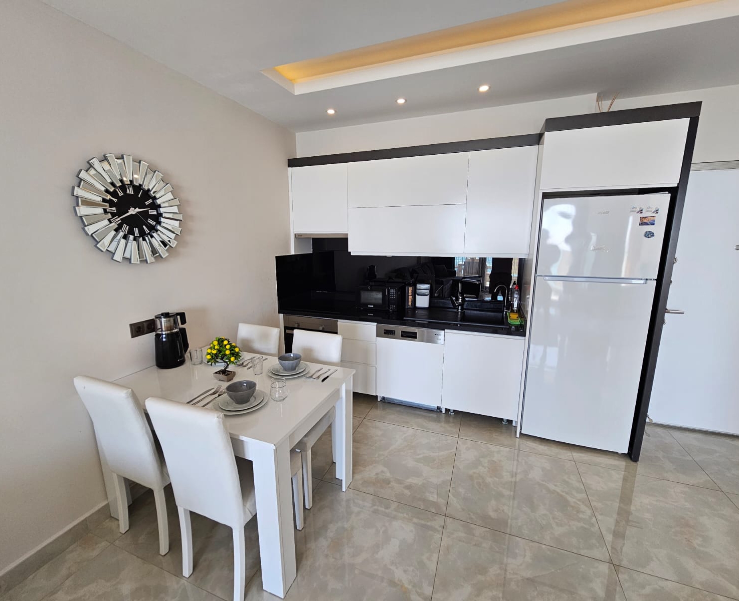 Luxuriöses 1+1 Apartment mit Meerblick und Bergblick in Mahmutlar, Alanya