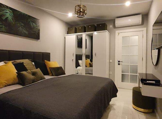 Luxuriöses 1+1 Apartment mit Bergblick im Zentrum von Alanya