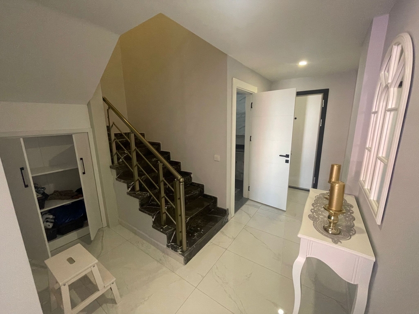 Luksus 2+1 Penthouse med Bjergudsigt i Alanya Centrum