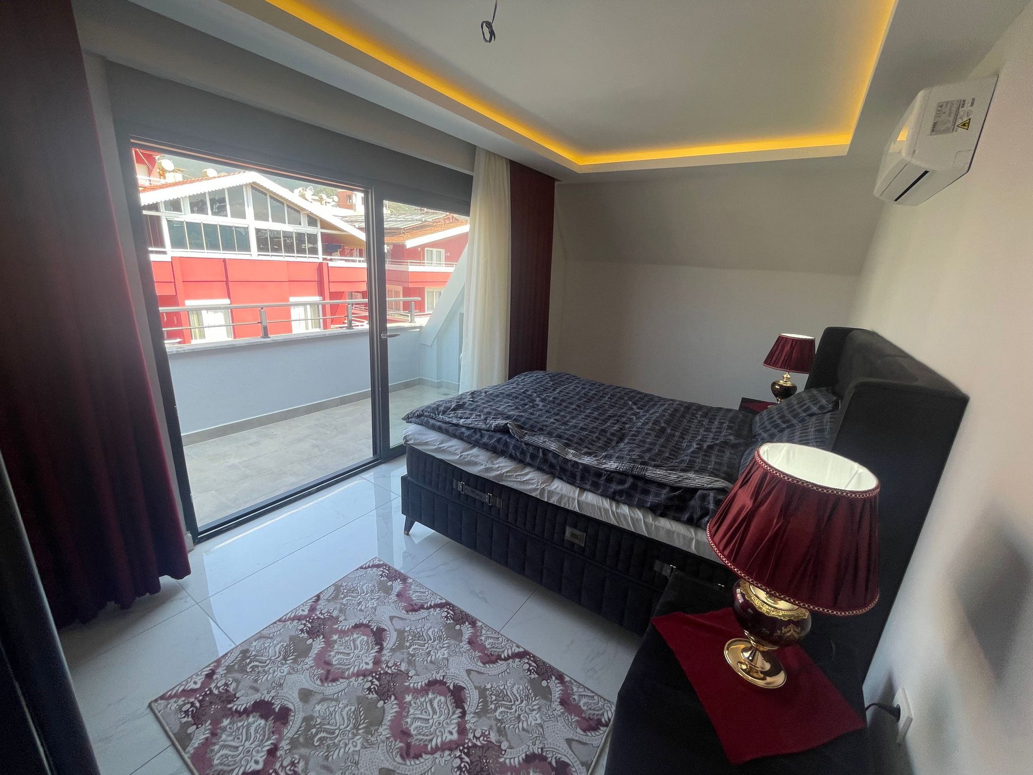 Luksus 2+1 Penthouse med Bjergudsigt i Alanya Centrum