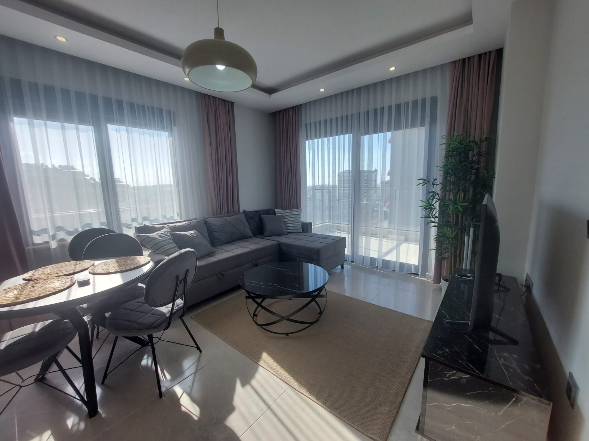 Ylellinen 1+1 huoneisto vuorinäköalalla, Alanya - Avsallar