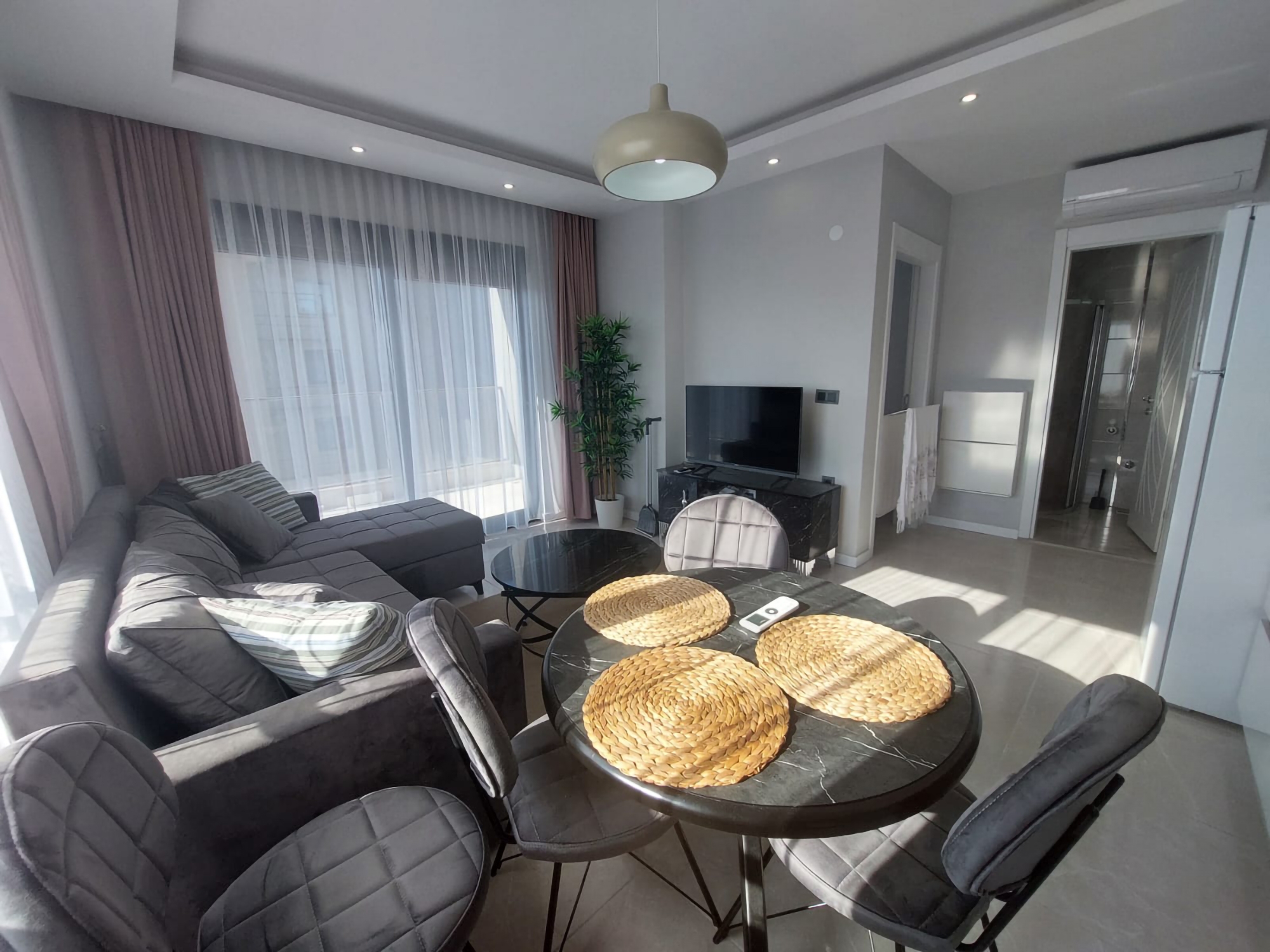 Ylellinen 1+1 huoneisto vuorinäköalalla, Alanya - Avsallar