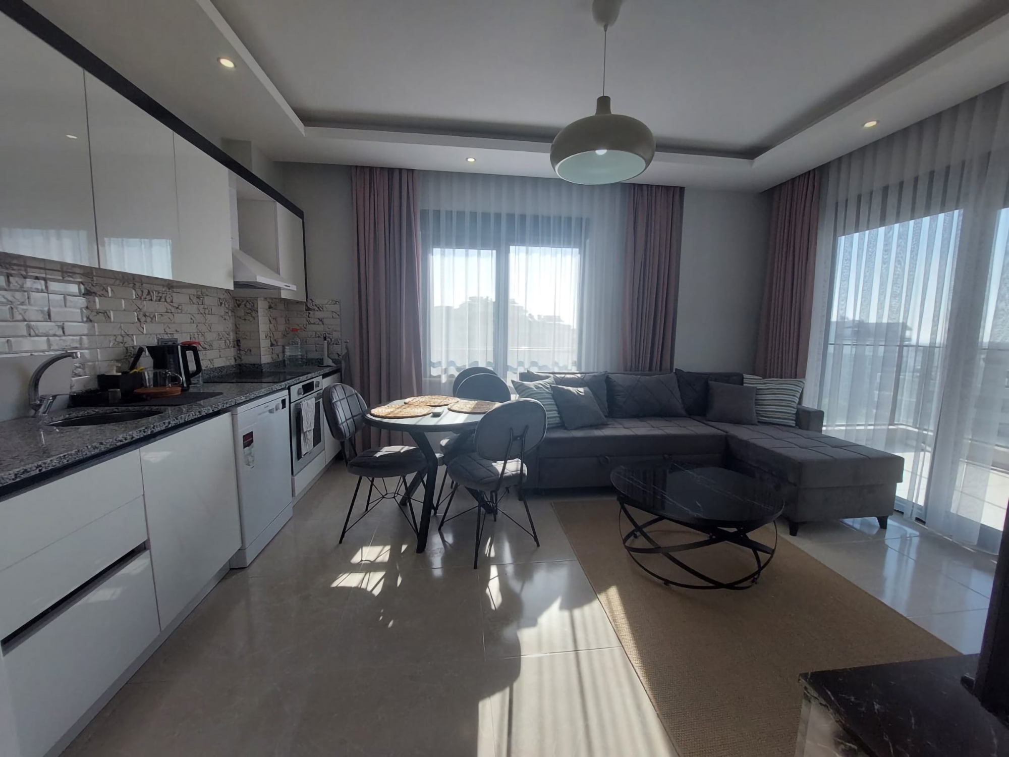 Ylellinen 1+1 huoneisto vuorinäköalalla, Alanya - Avsallar