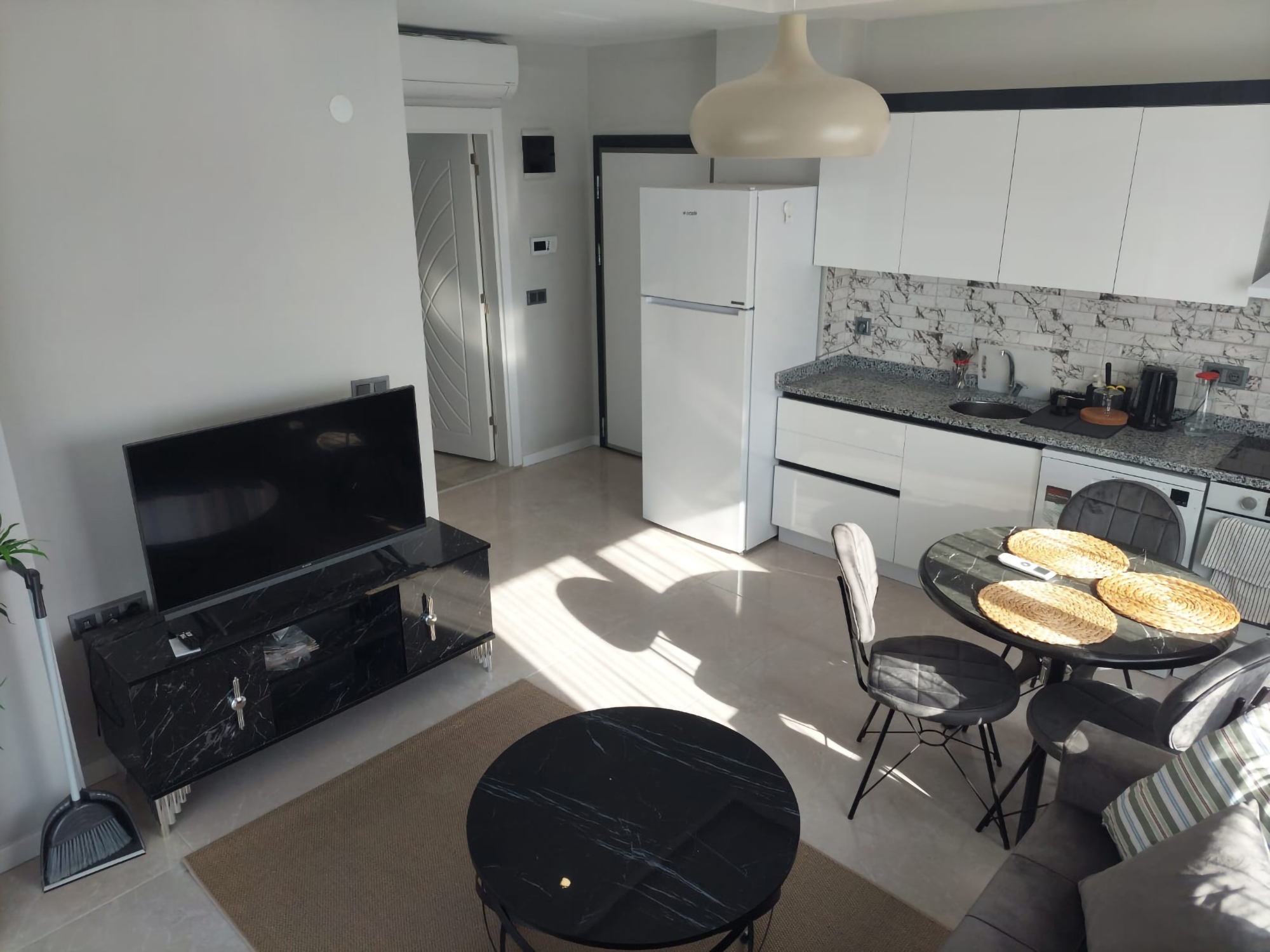 Ylellinen 1+1 huoneisto vuorinäköalalla, Alanya - Avsallar