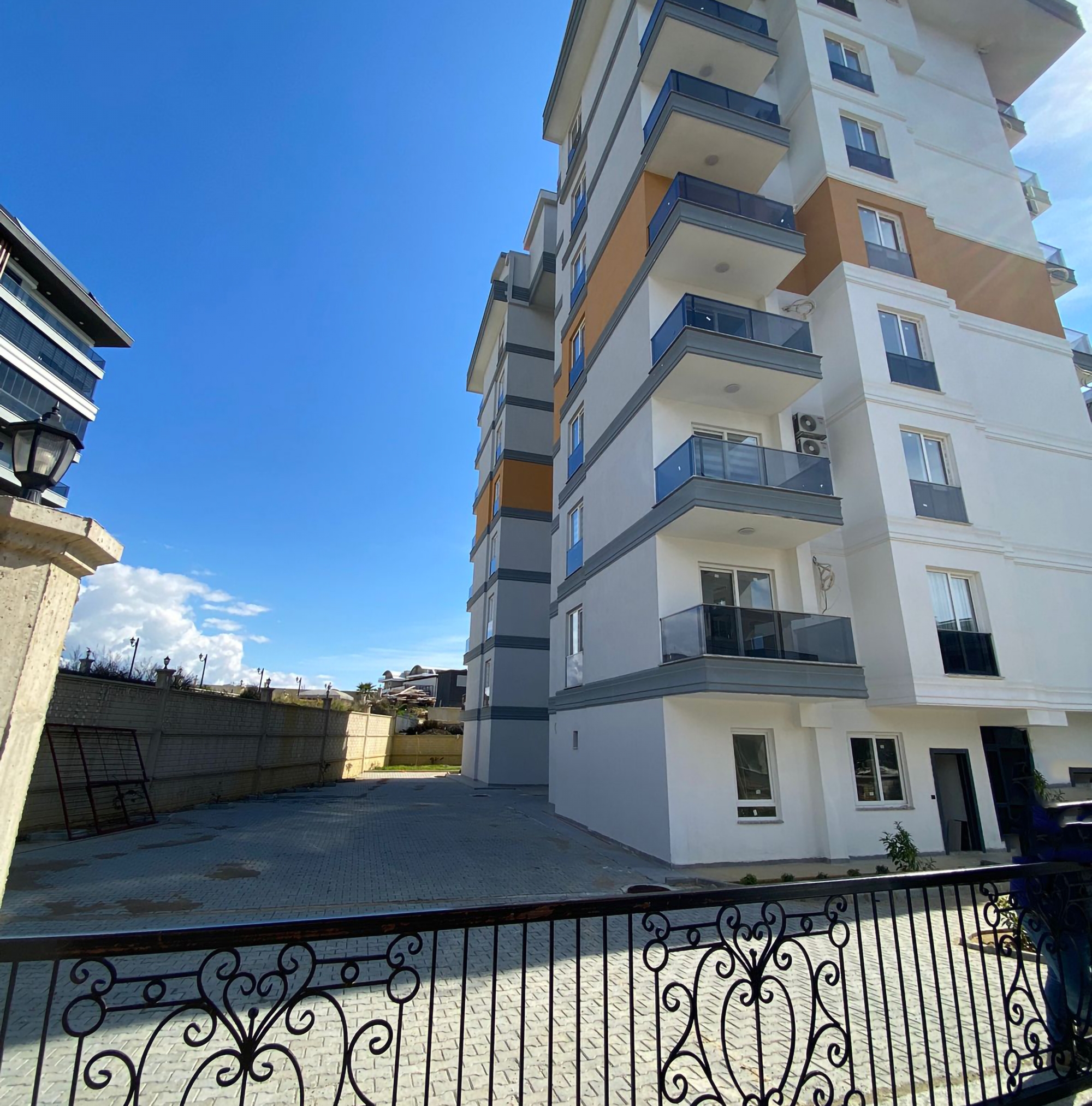 Luxuriöses 1+1 Apartment mit Bergblick in Avsallar, Alanya