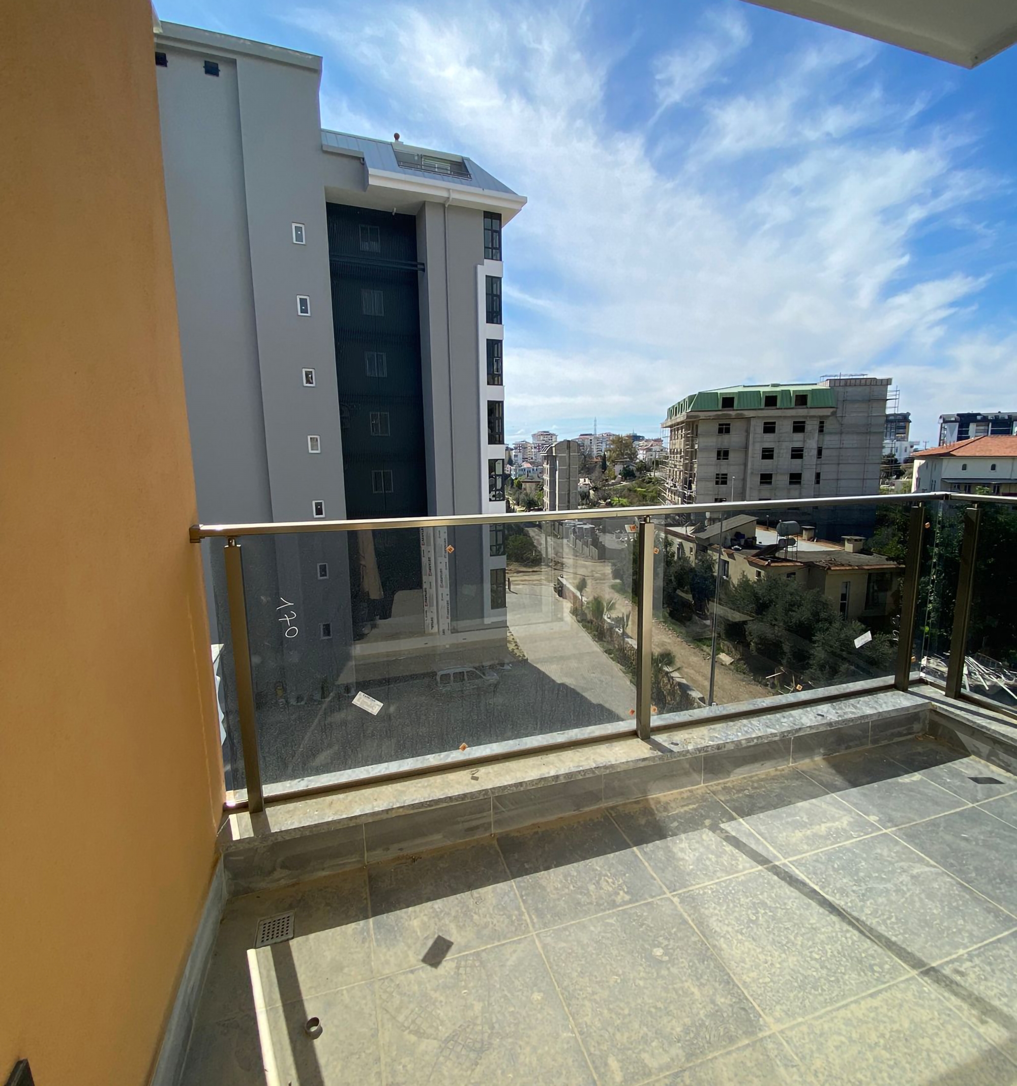 Luxuriöses 1+1 Apartment mit Bergblick in Avsallar, Alanya