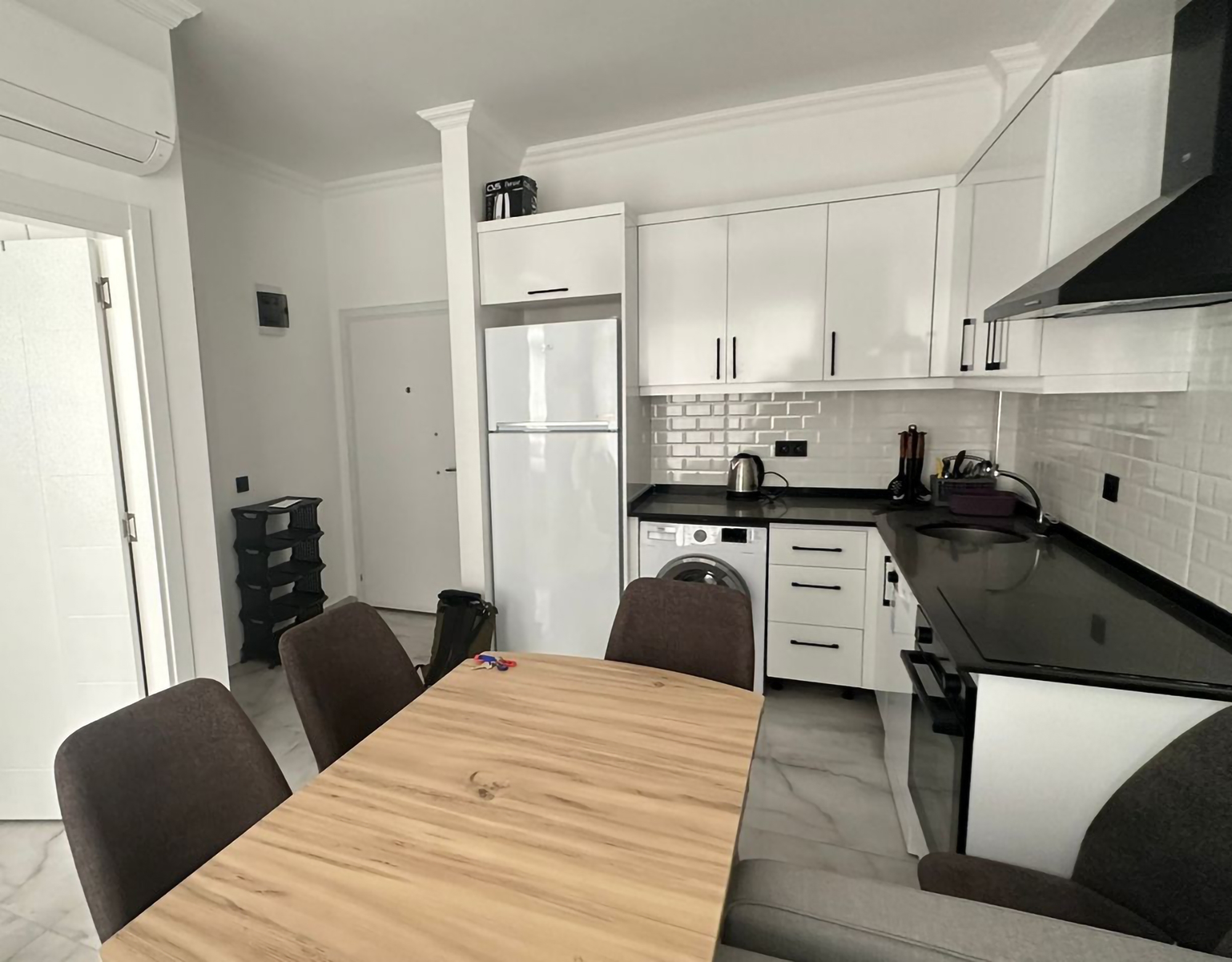 Moderni 1+1 asunto vuorinäköalalla Avsallarissa