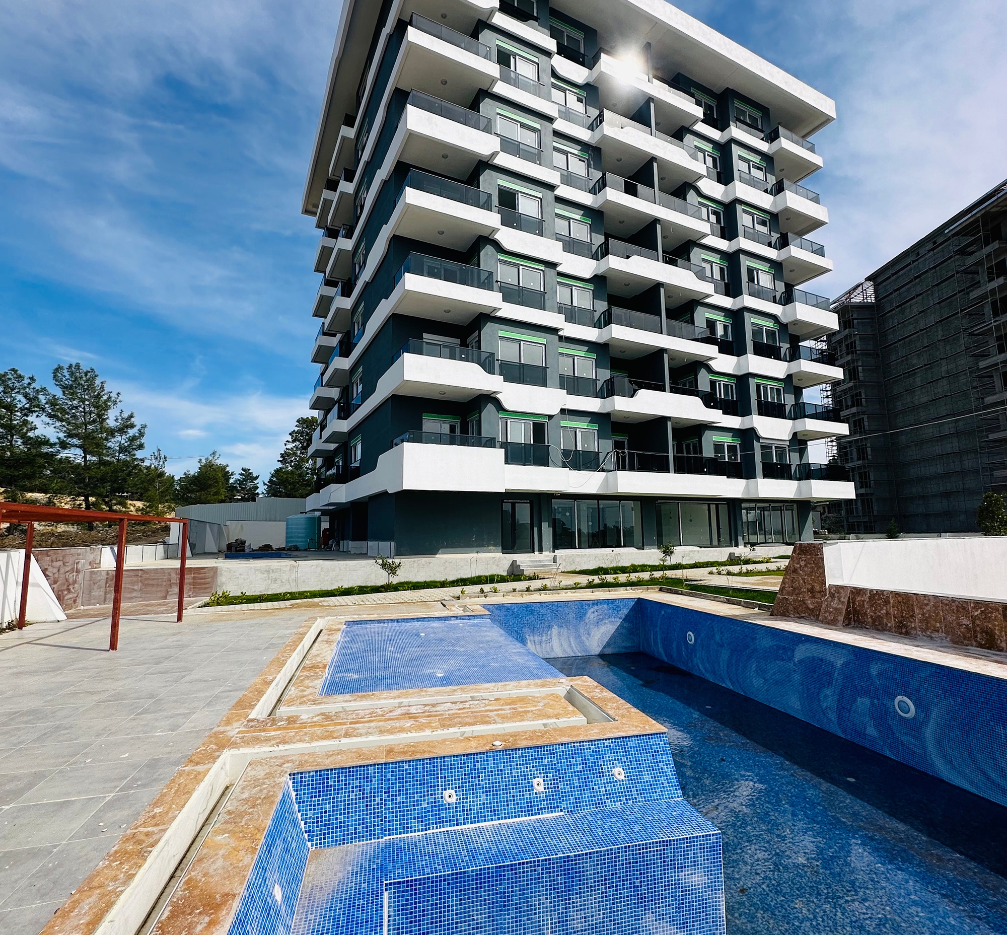 Luxurious 1+1 Apartment with Mountain View in Avsallar