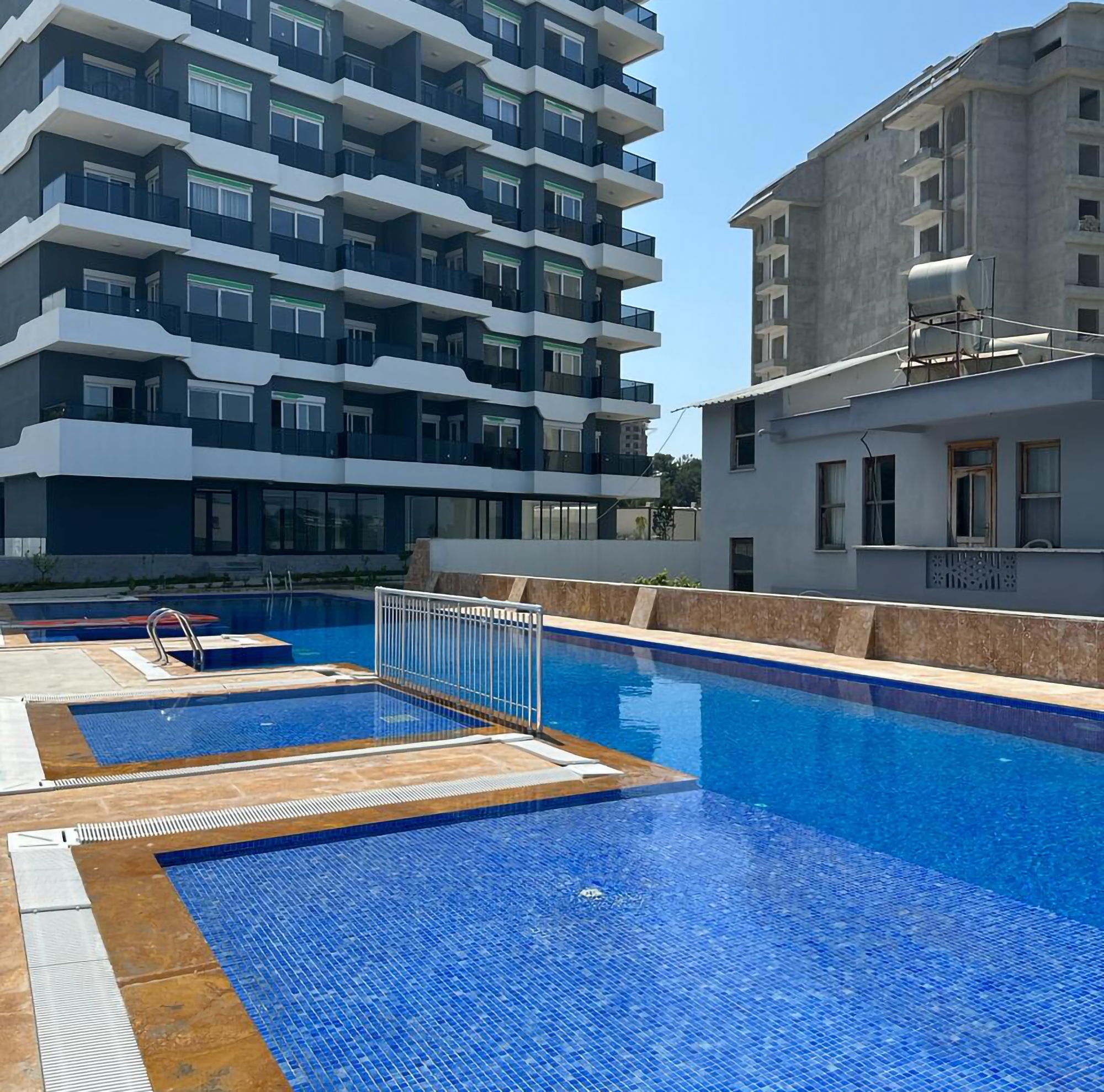 Luxurious 1+1 Apartment with Mountain View in Avsallar