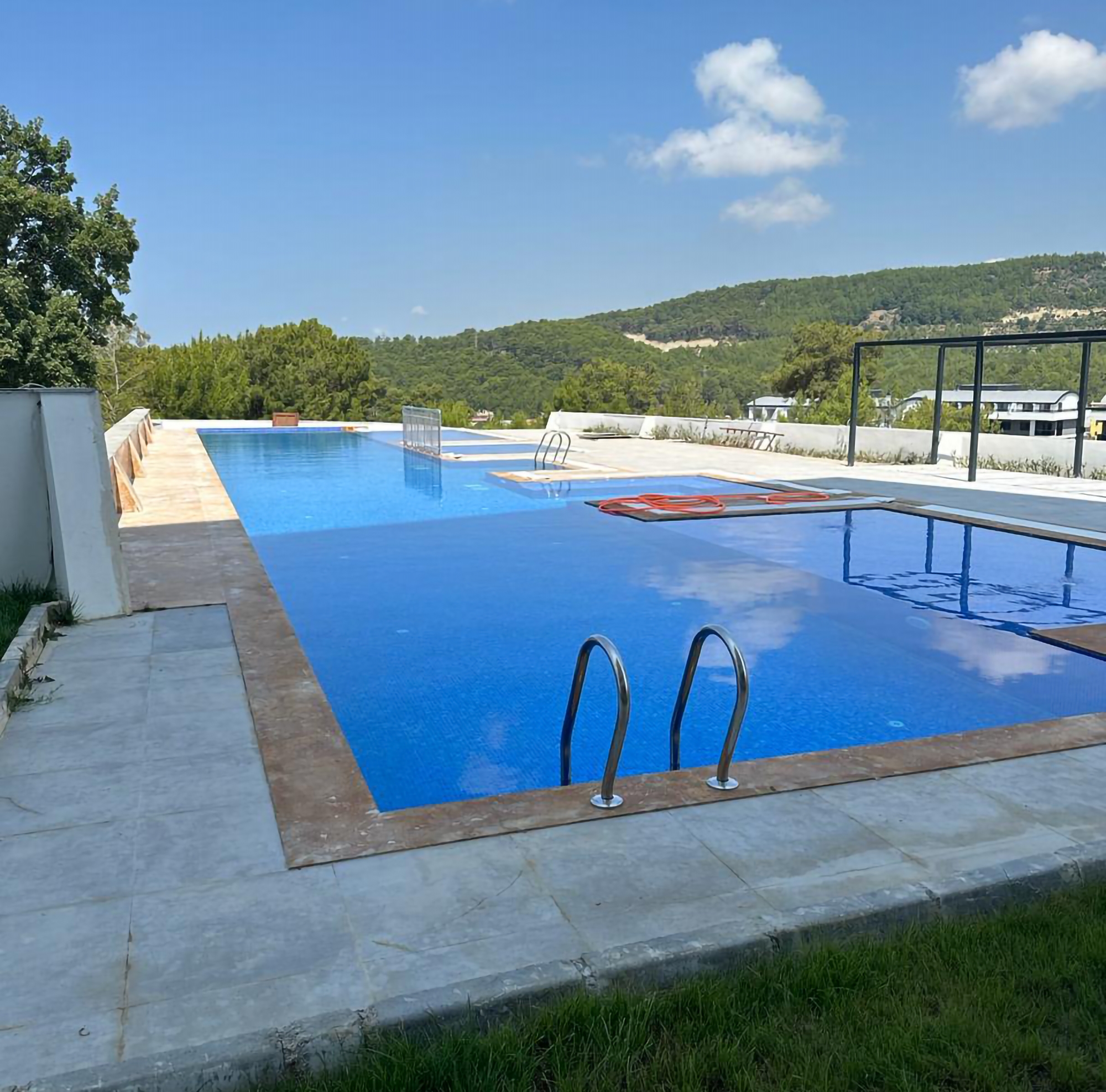 Luxurious 1+1 Apartment with Mountain View in Avsallar