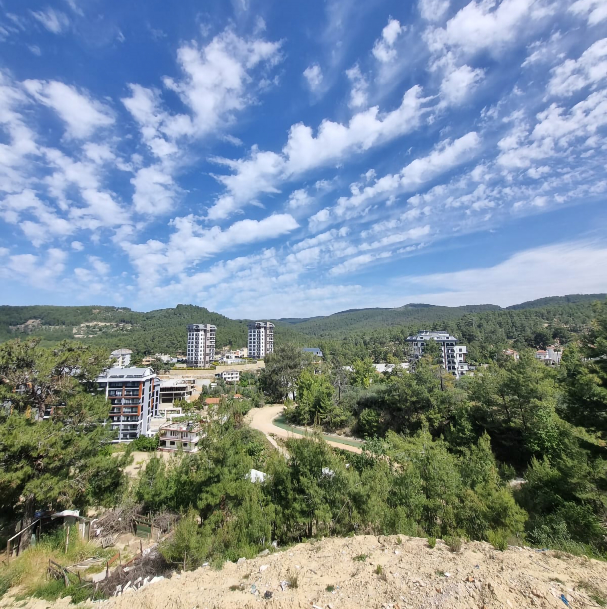 Luxurious 1+1 Apartment with Mountain View in Avsallar
