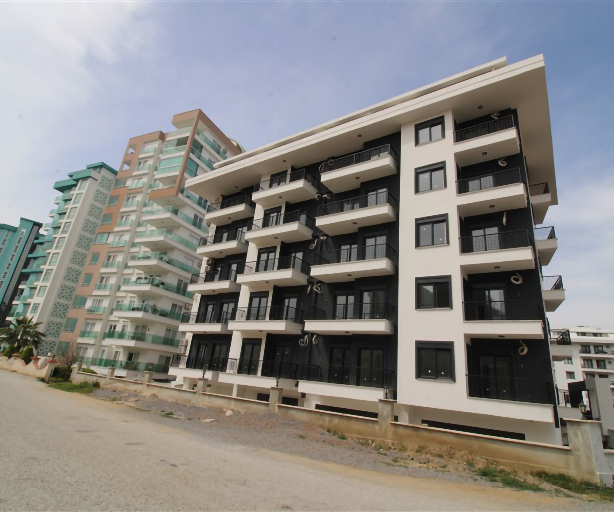 Mountain View 1+1 Apartment in Mahmutlar, Alanya