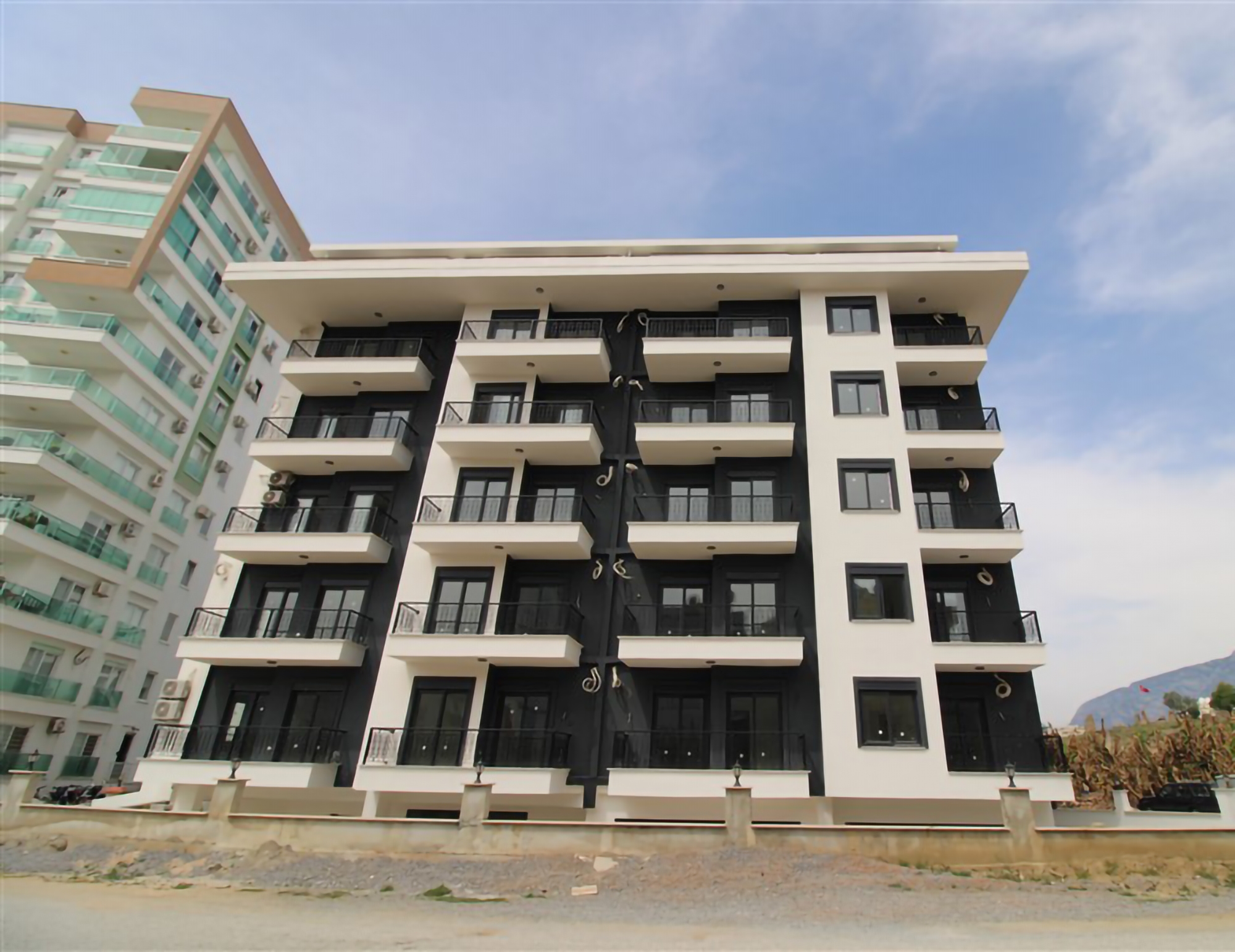 Mountain View 1+1 Apartment in Mahmutlar, Alanya