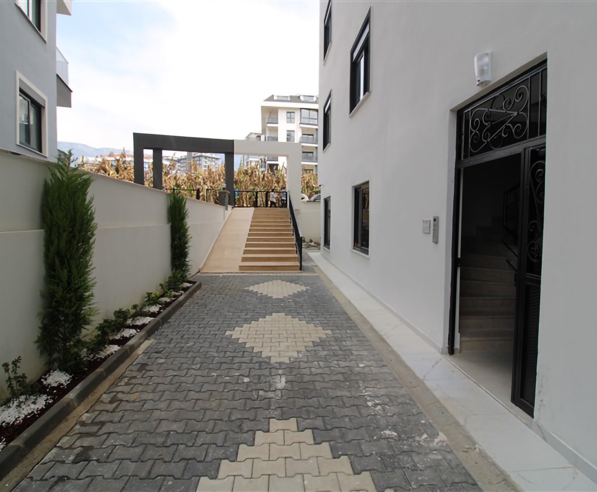 Mountain View 1+1 Apartment in Mahmutlar, Alanya