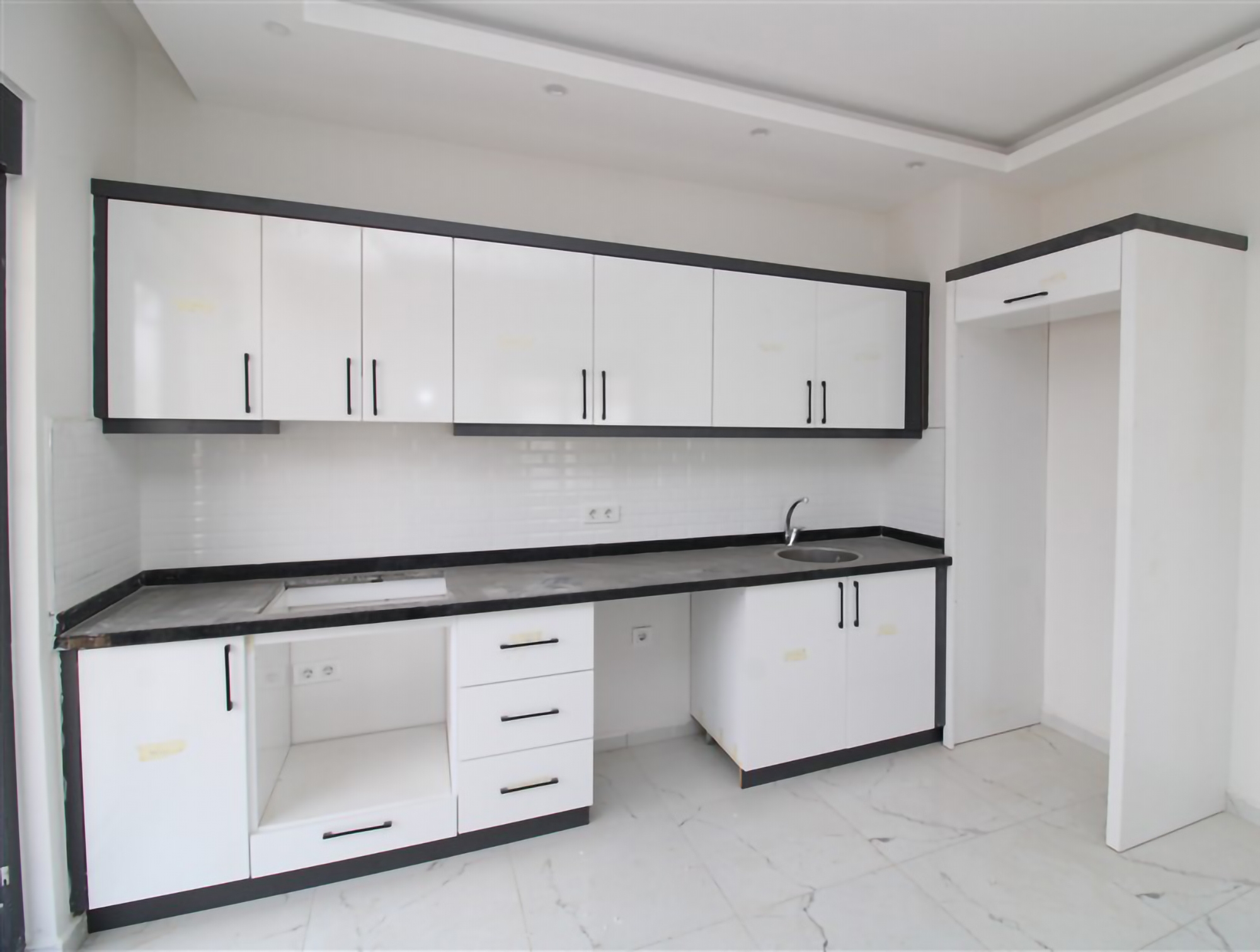Mountain View 1+1 Apartment in Mahmutlar, Alanya