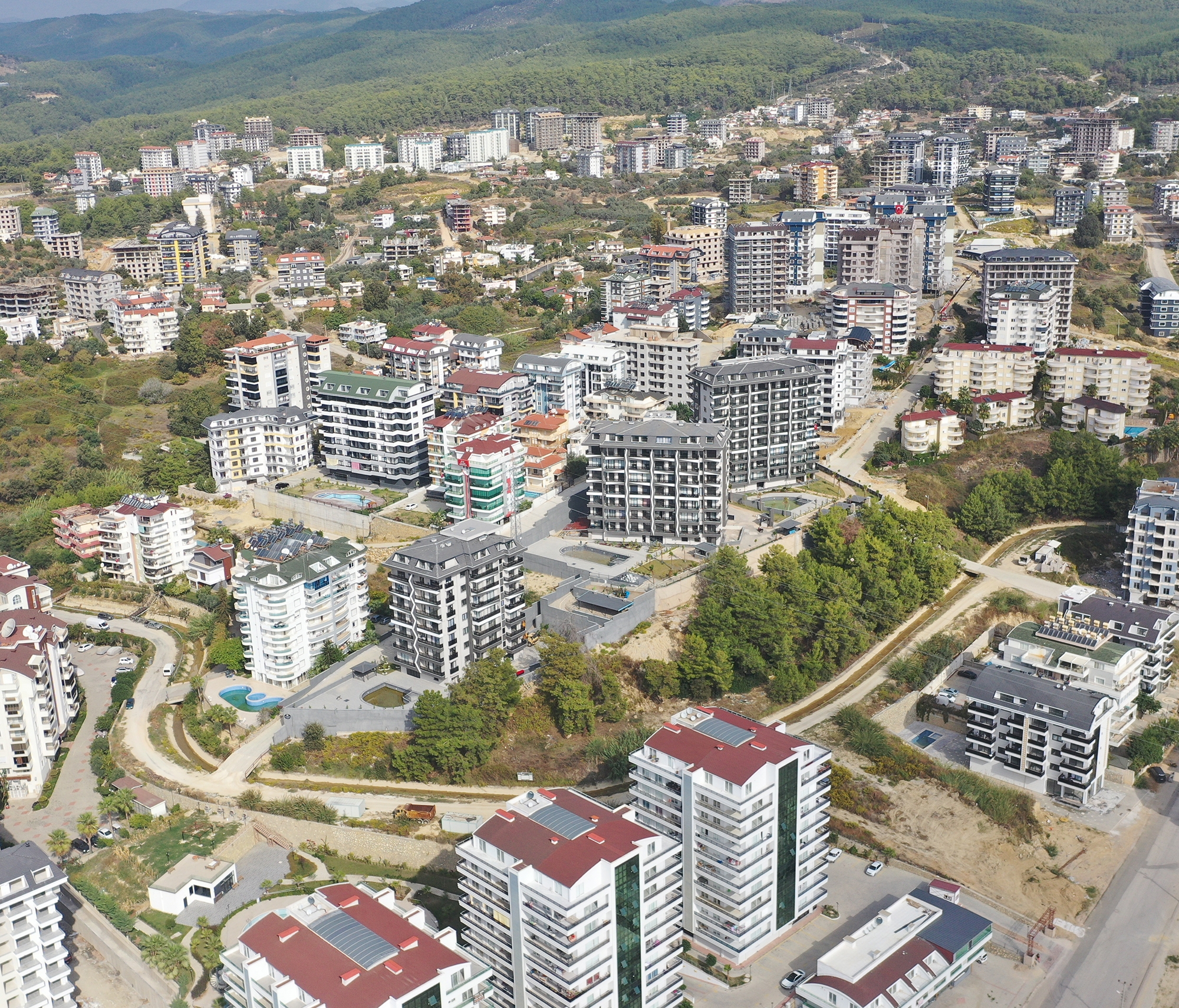 Ylellinen 1+1 asunto meri- ja vuorinäköalalla Avsallarissa, Alanyassa