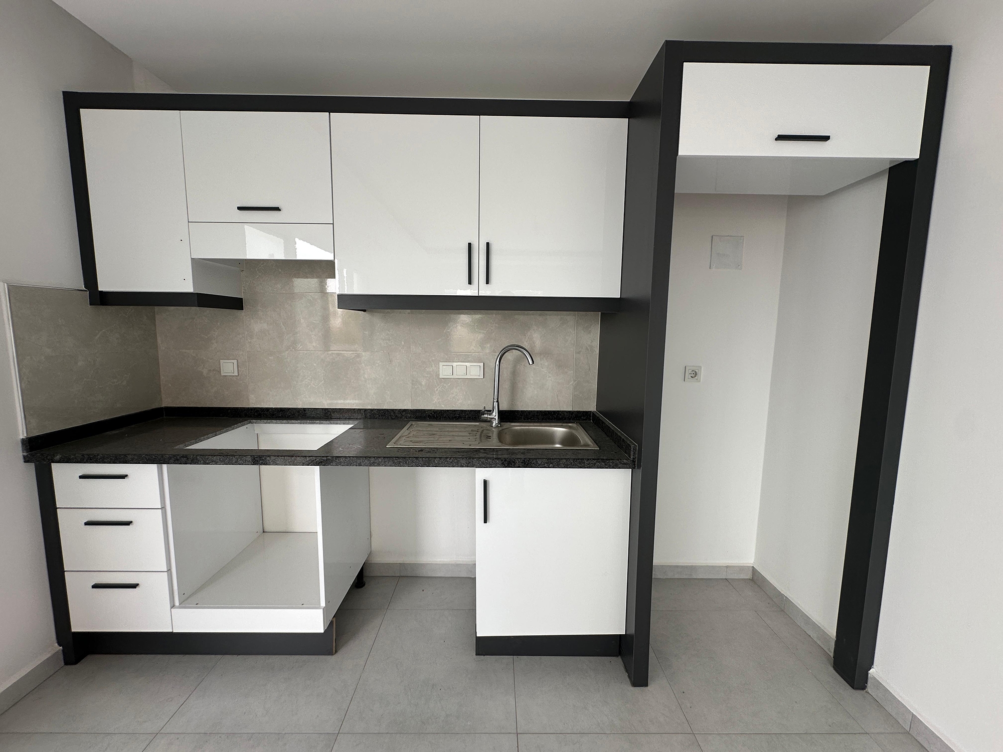 Mountain View 1+1 Apartment in Avsallar, Alanya